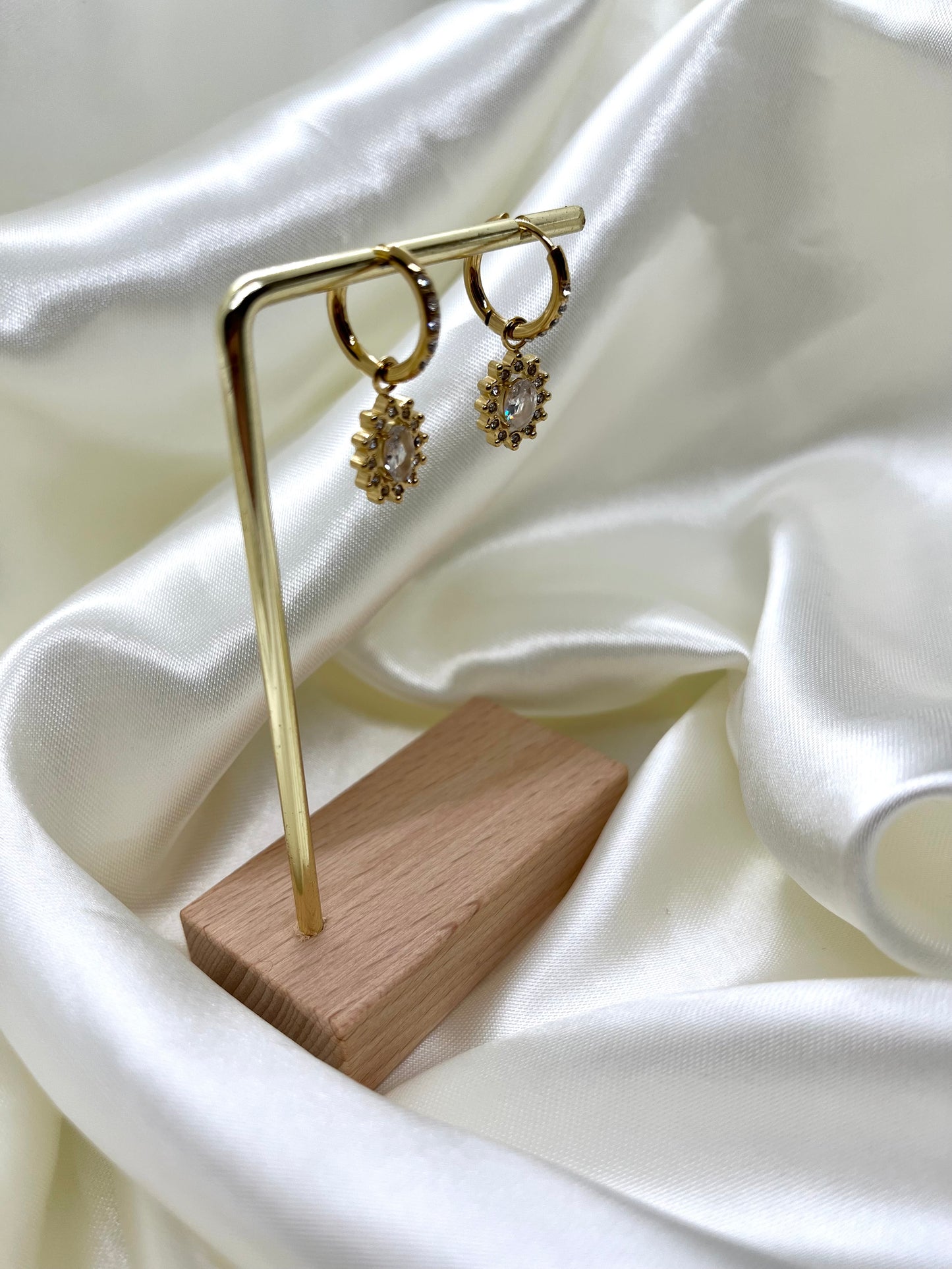 Boucles d’oreilles doré et strass ovales