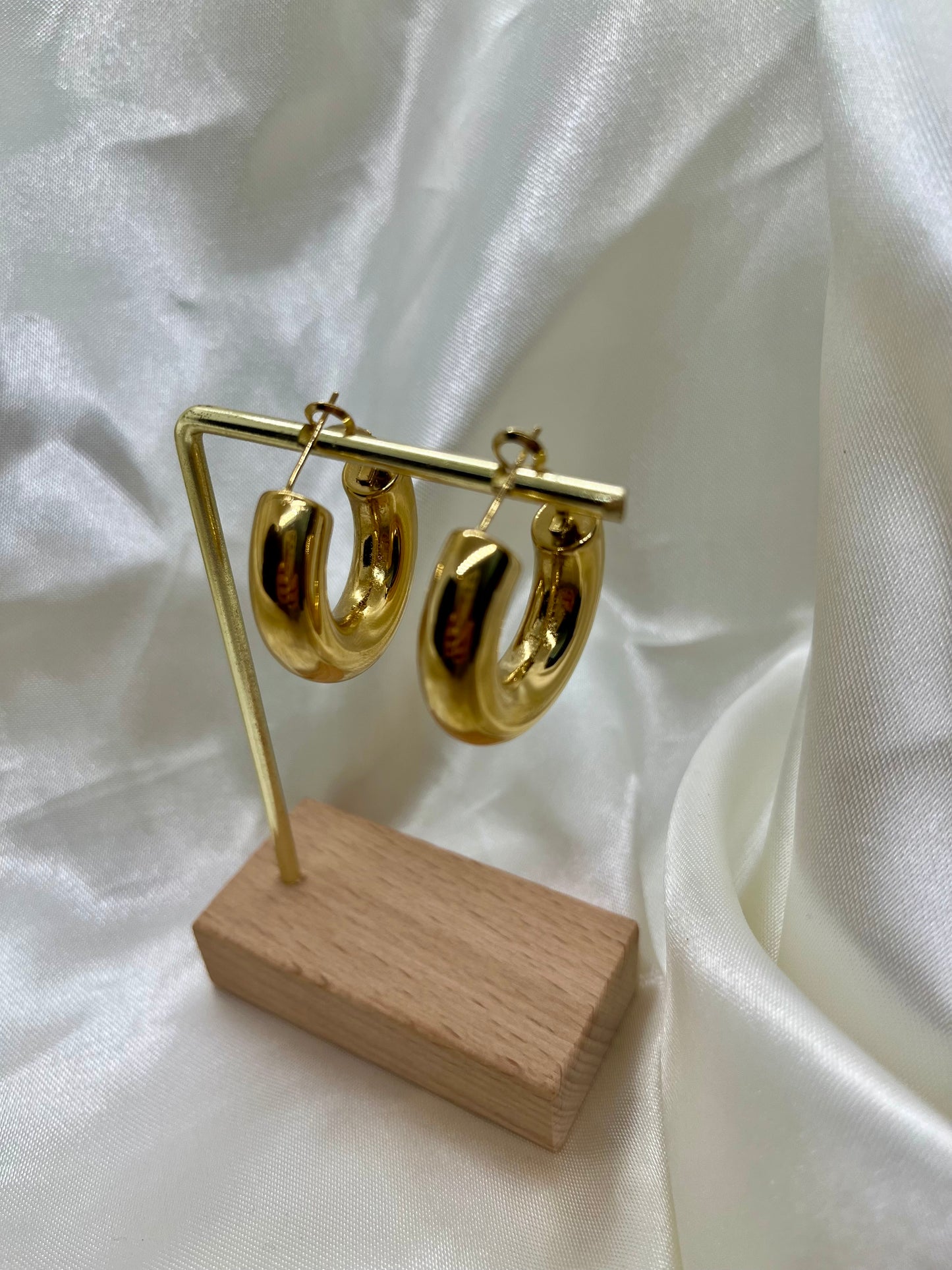 Boucles d’oreilles dorées anneaux