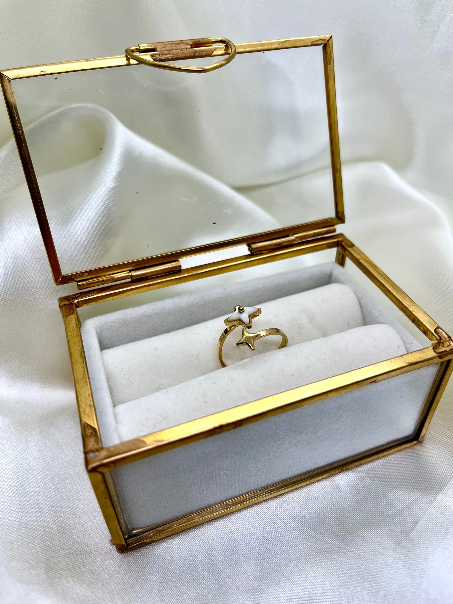 Bague dorée et nacrée