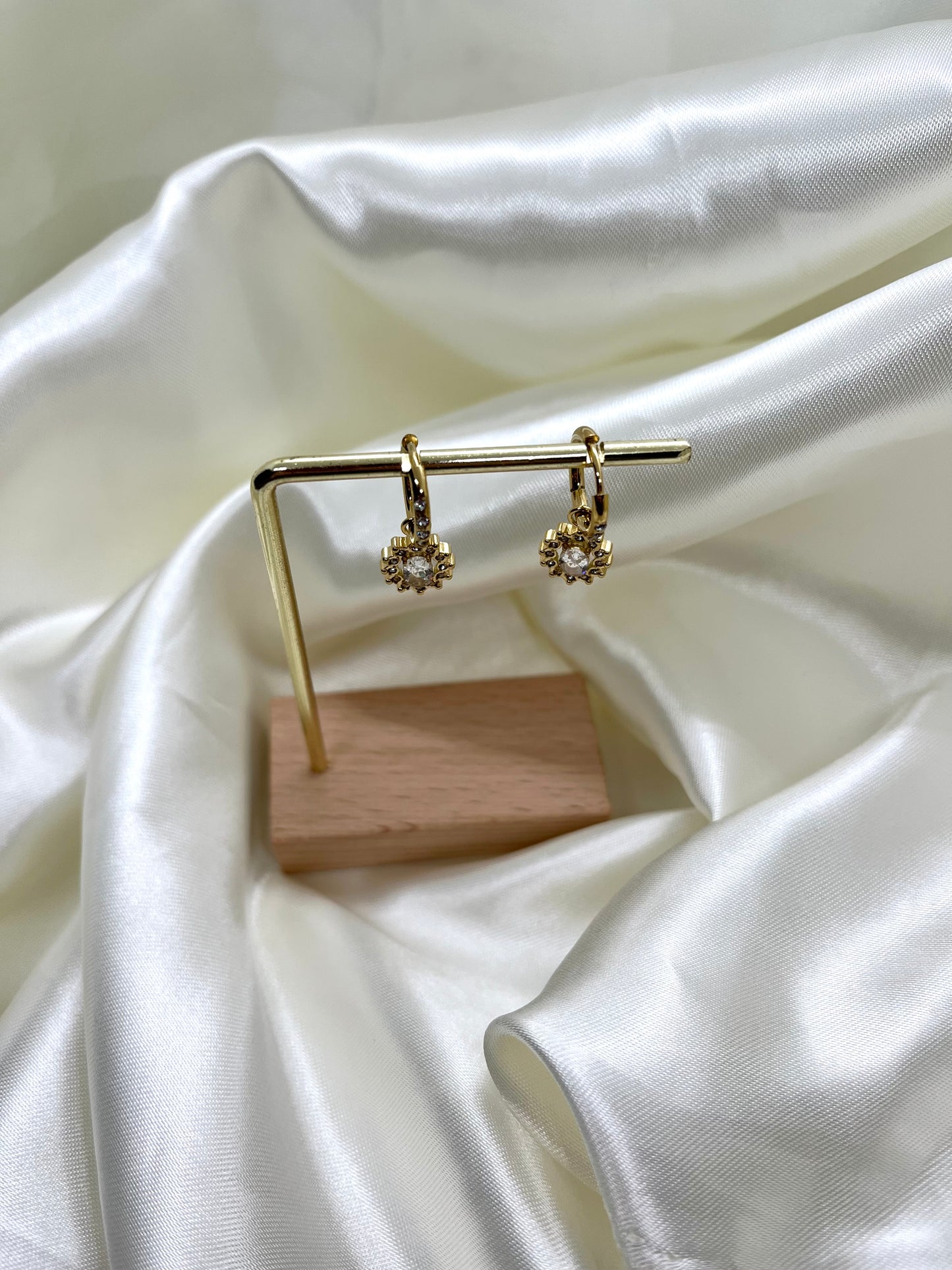 Boucles d’oreilles doré et strass ovales