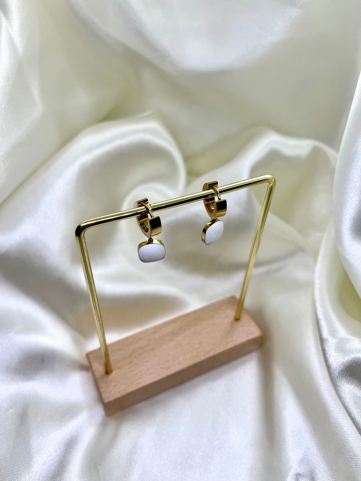 Boucles d’oreilles doré et blanc