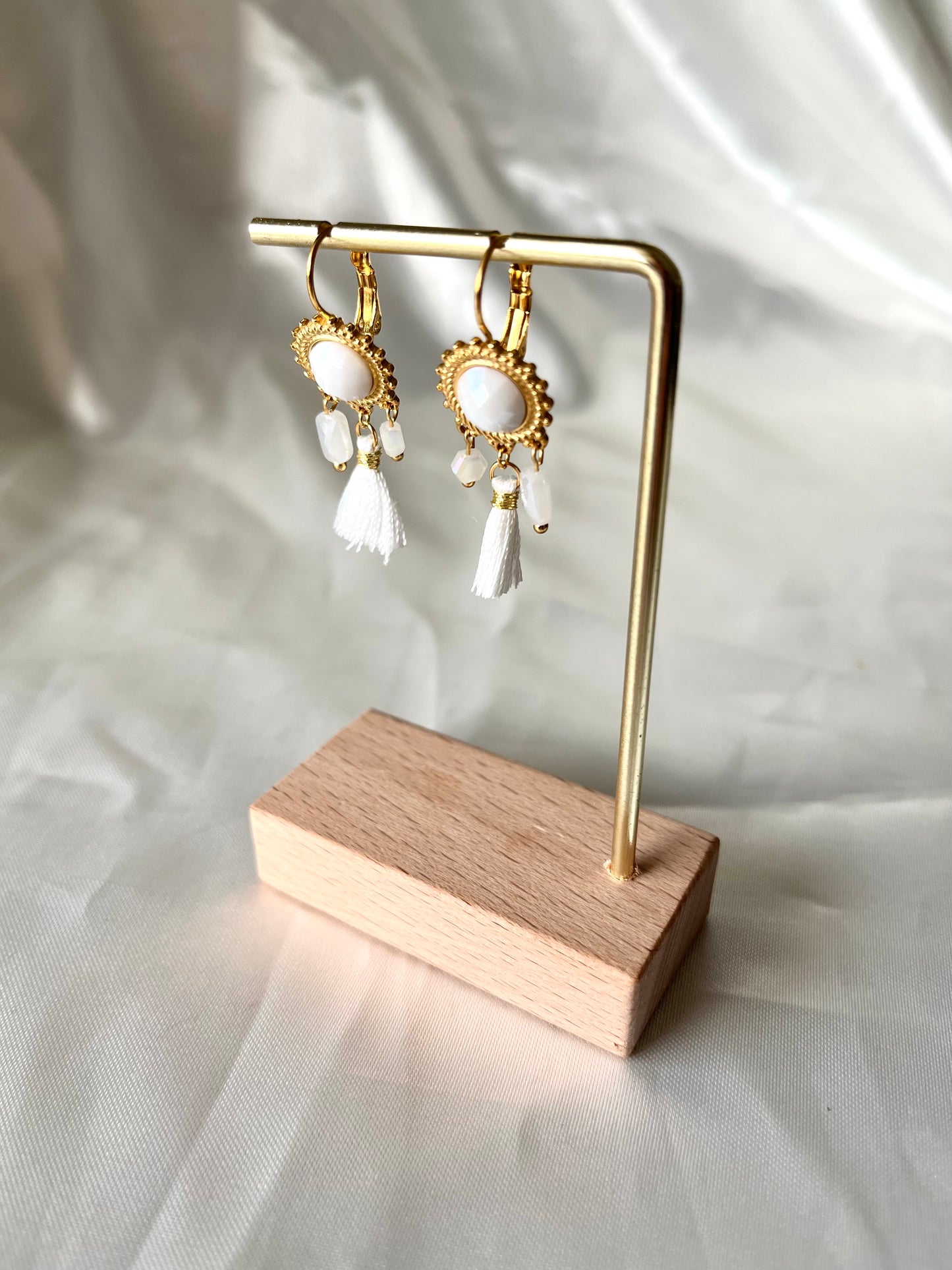 Boucles d’oreilles doré et blanche Orchi