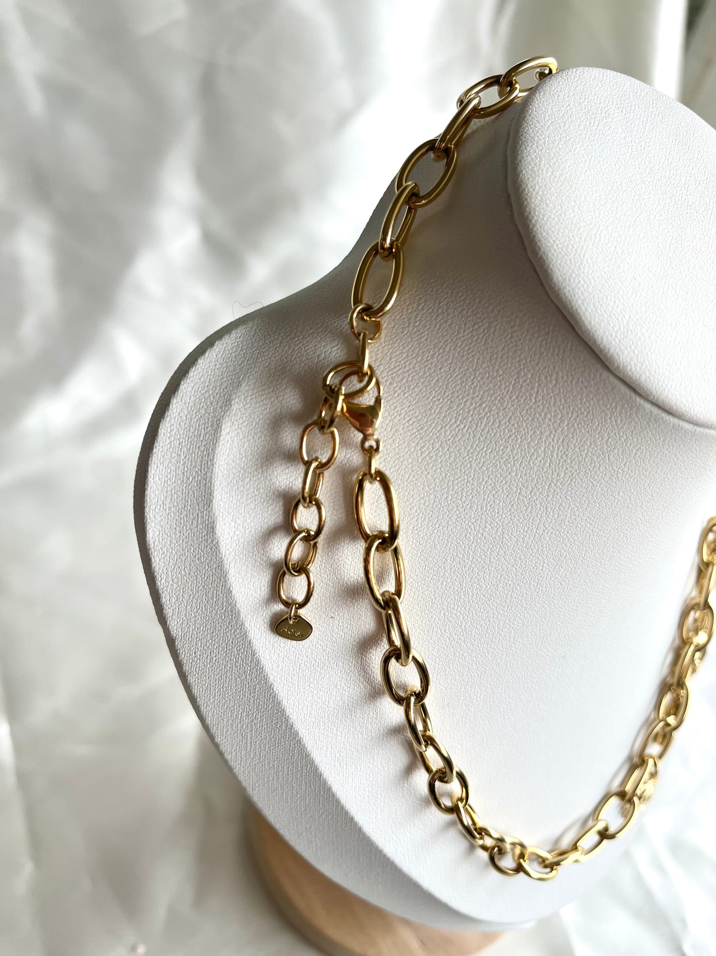Collier doré pendentifs Gustave