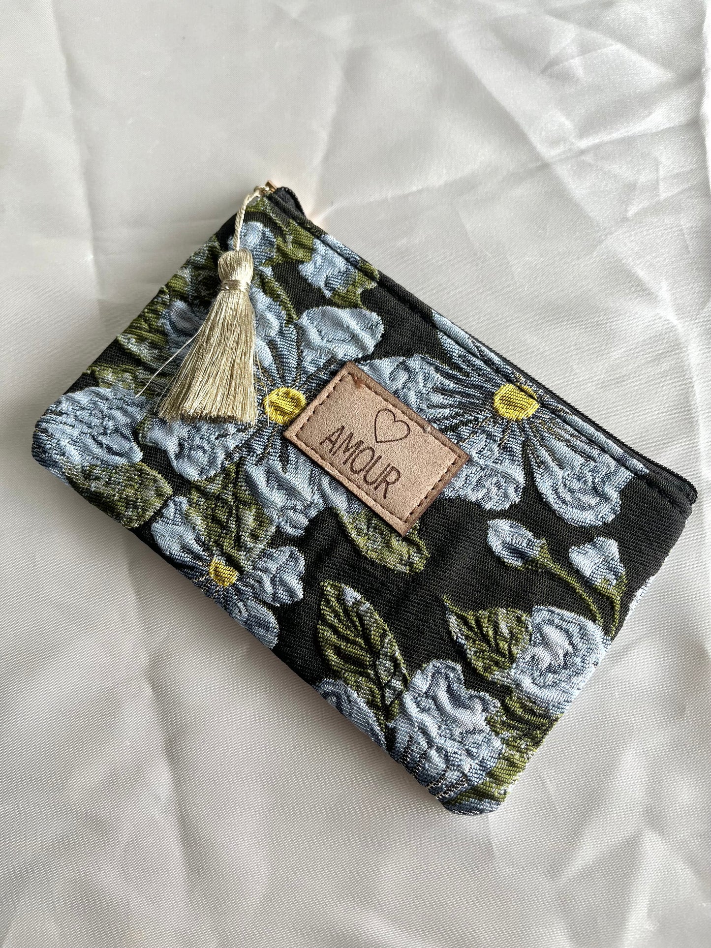 Pochette fleuris noir et bleu