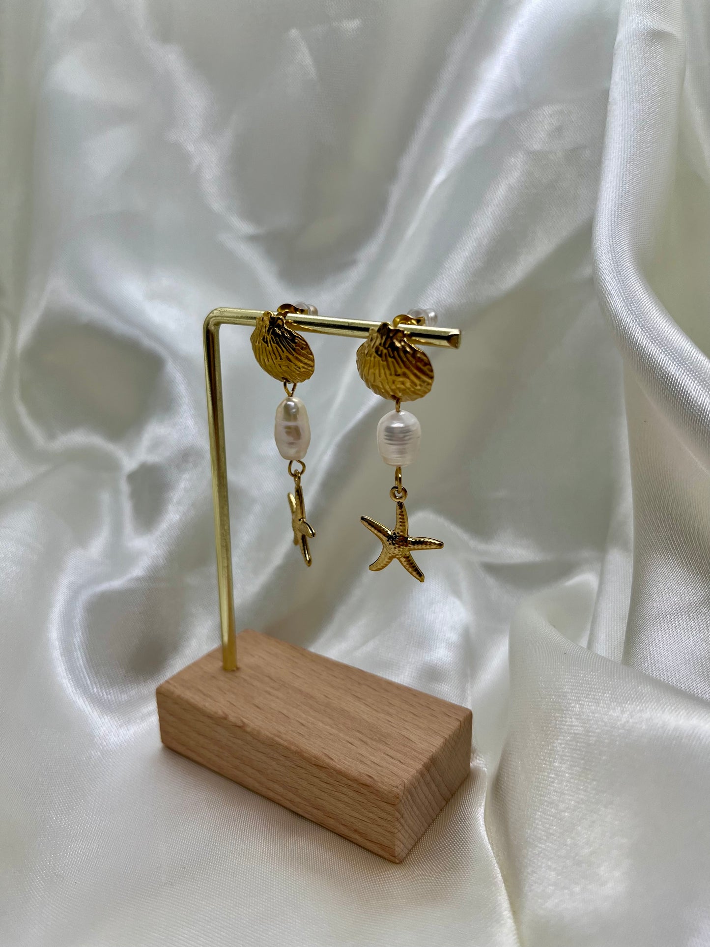 Boucles d’oreilles coquillages dorés et nacrés