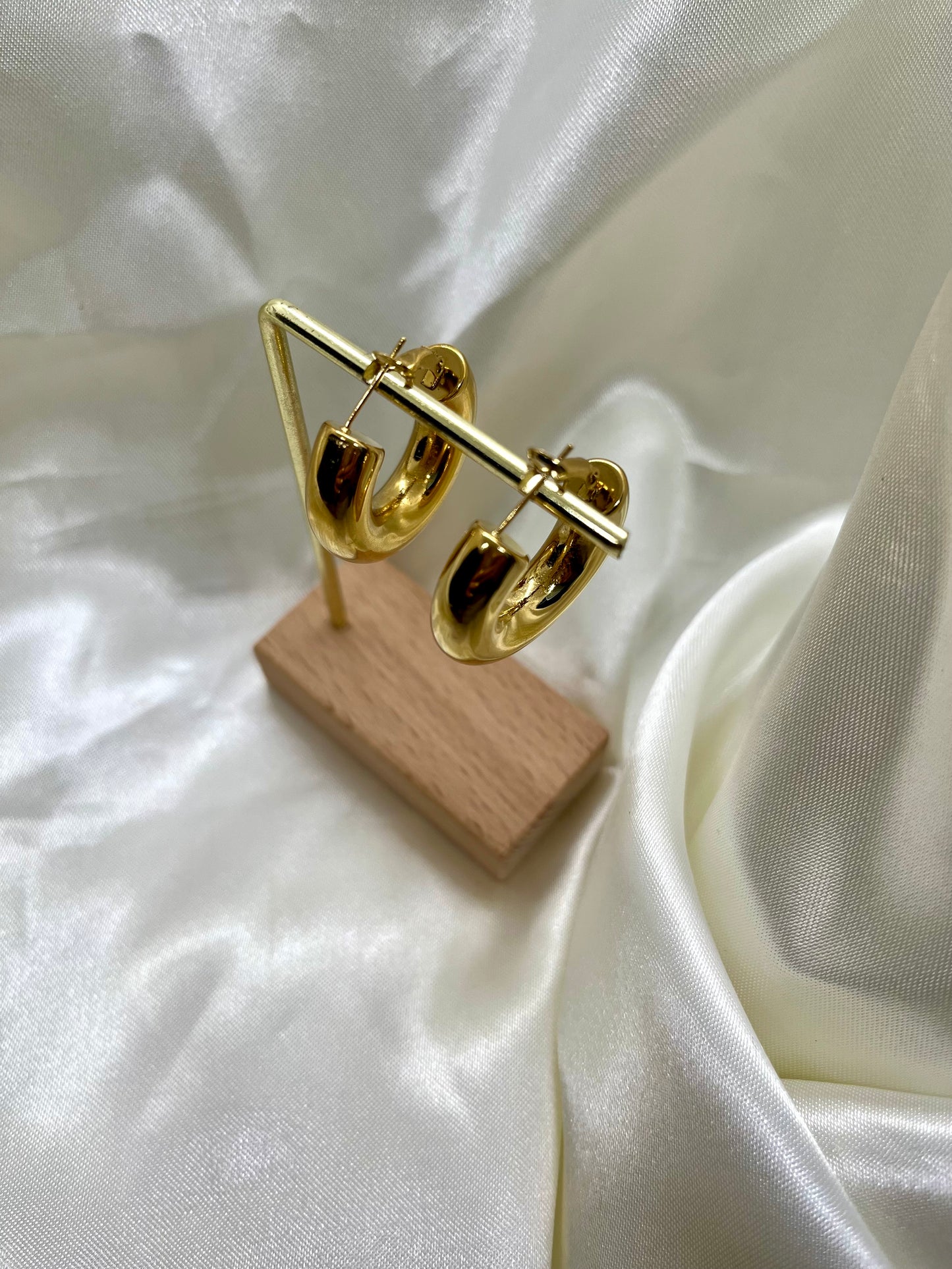 Boucles d’oreilles dorées anneaux