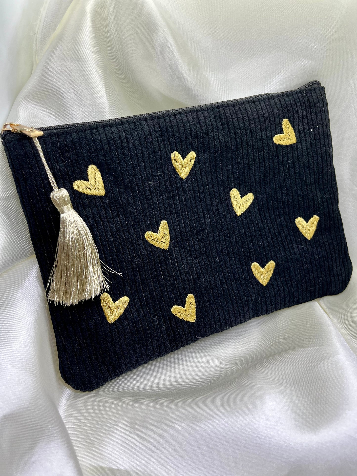Pochette noire & cœurs doré
