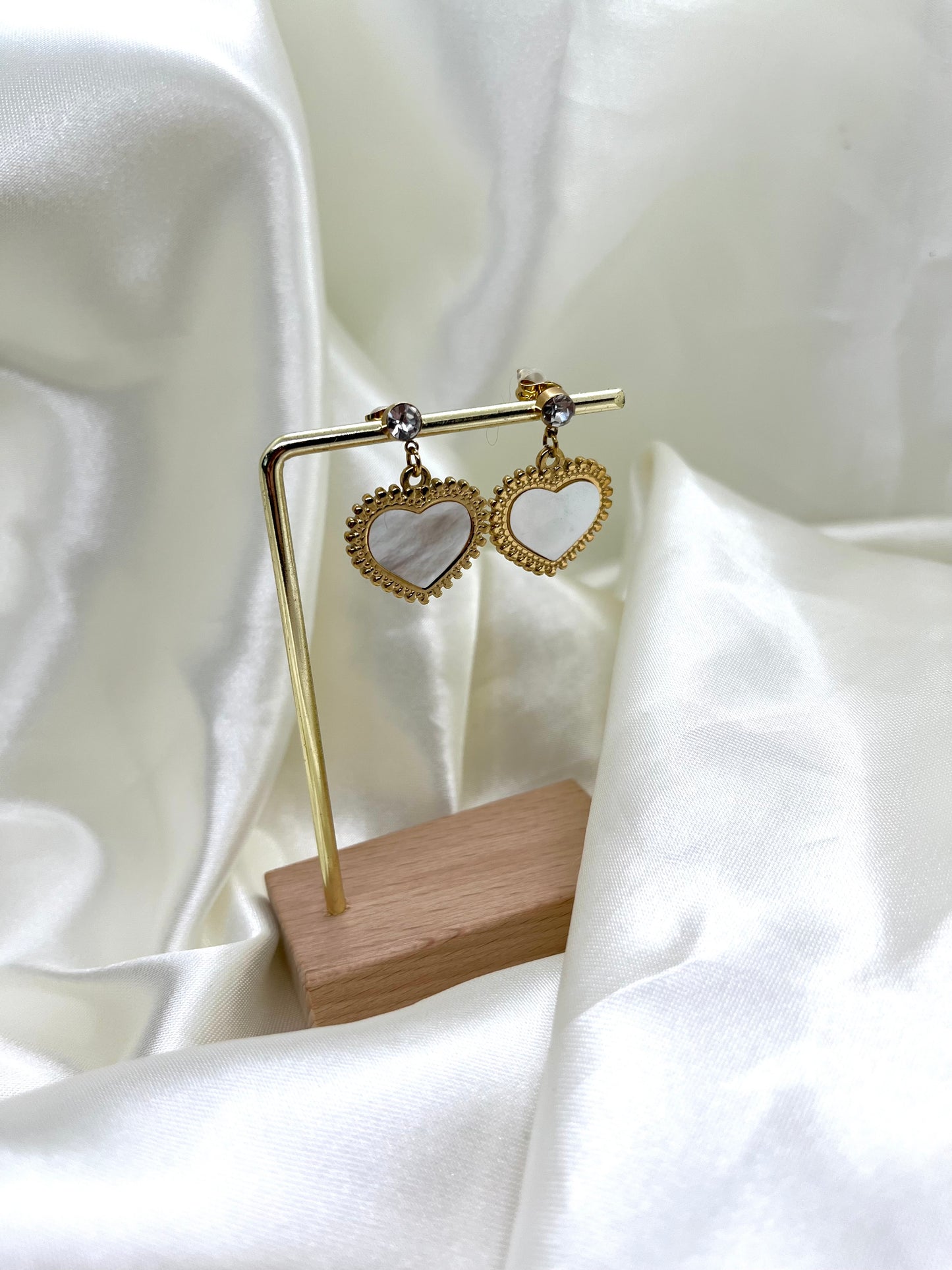 Boucles d’oreilles cœur doré et nacré