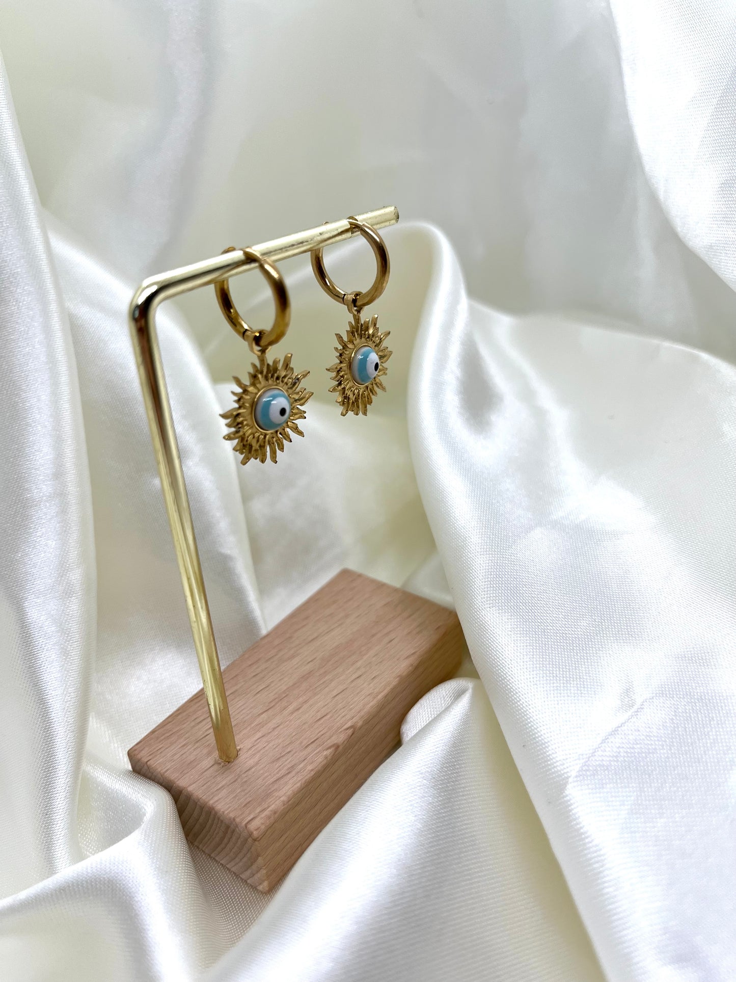 Boucles d’oreilles doré et œil grecque
