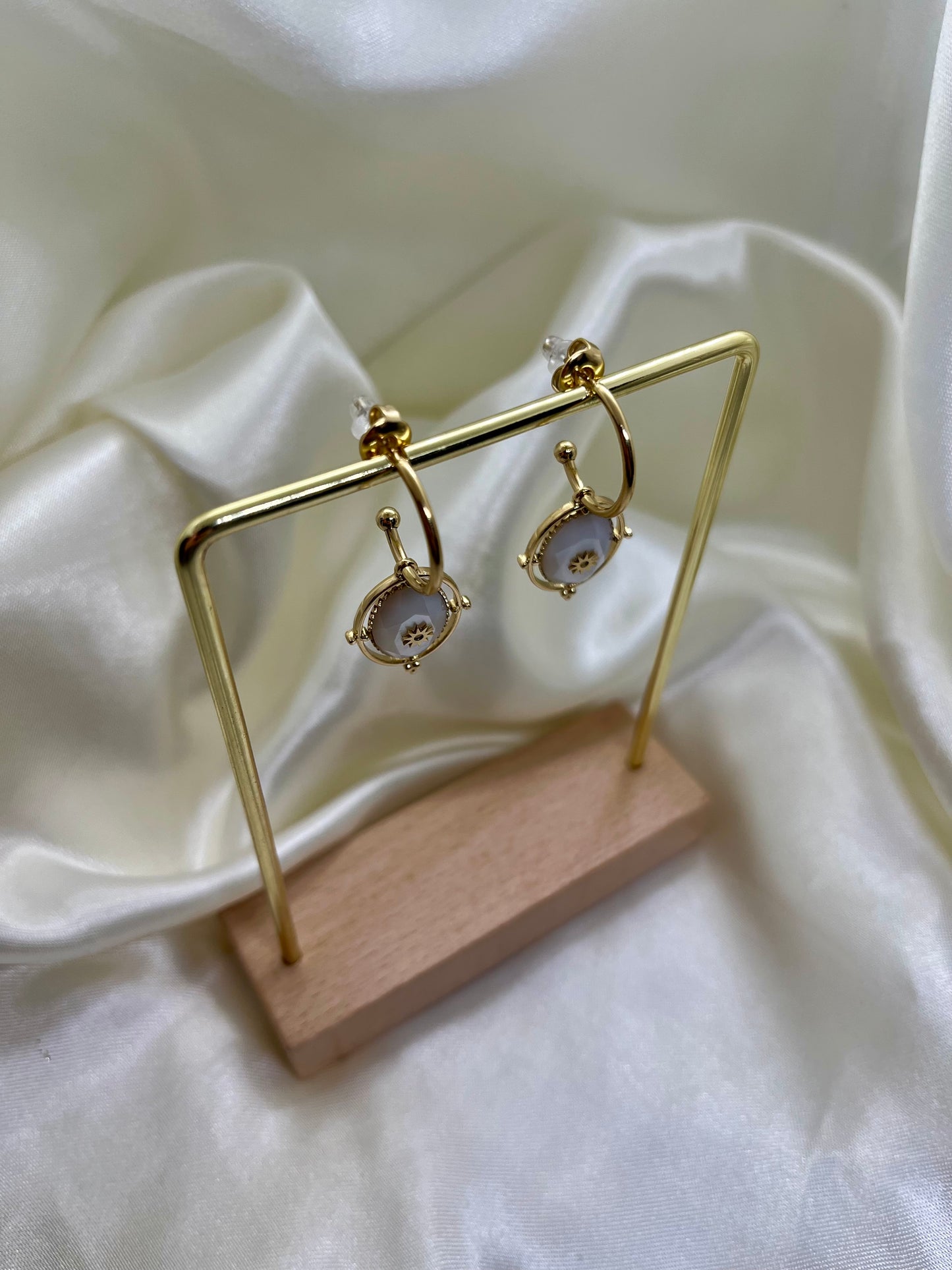 Boucles d’oreilles doré et blanc