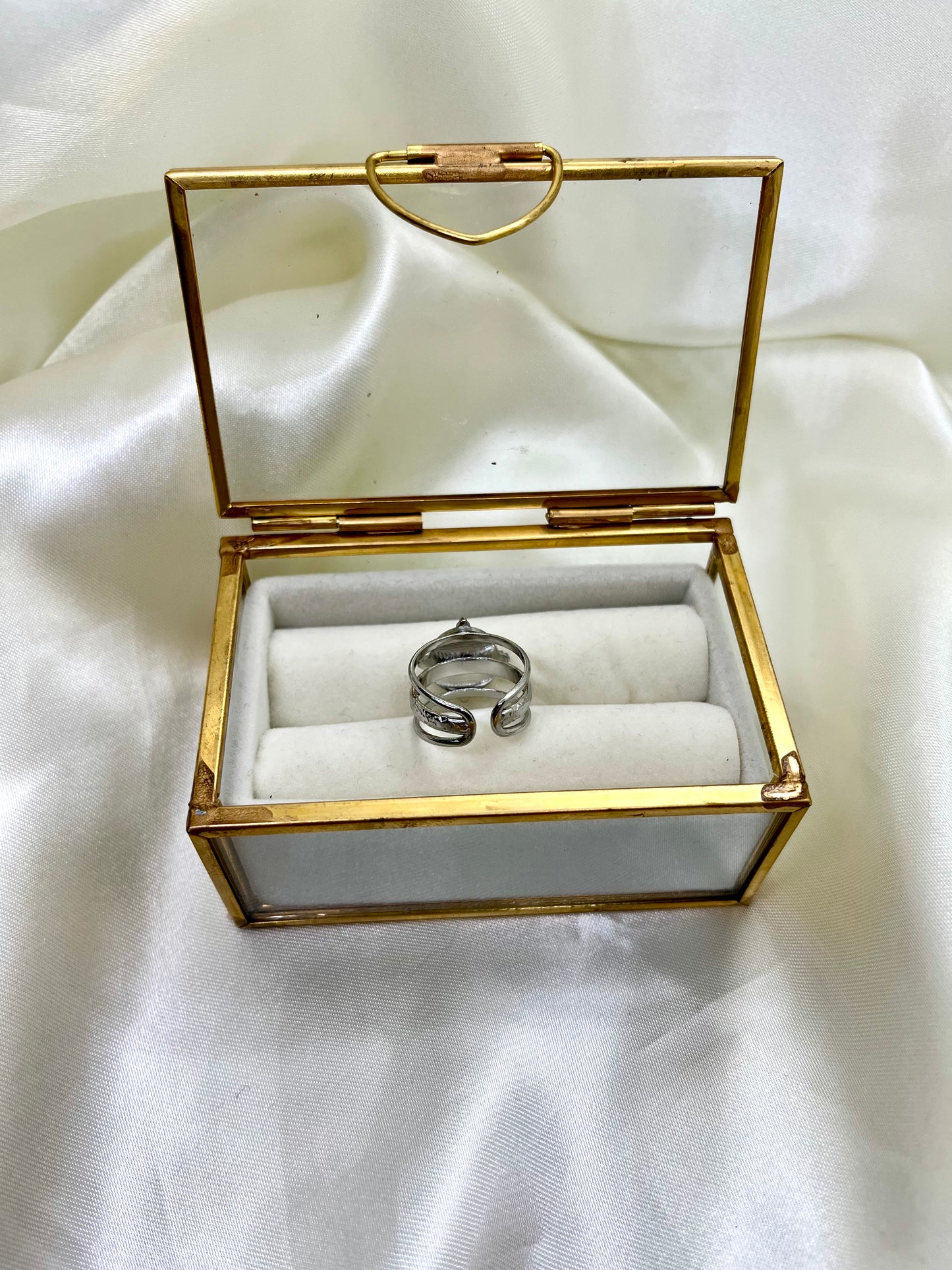 Bague argentée et nacrée