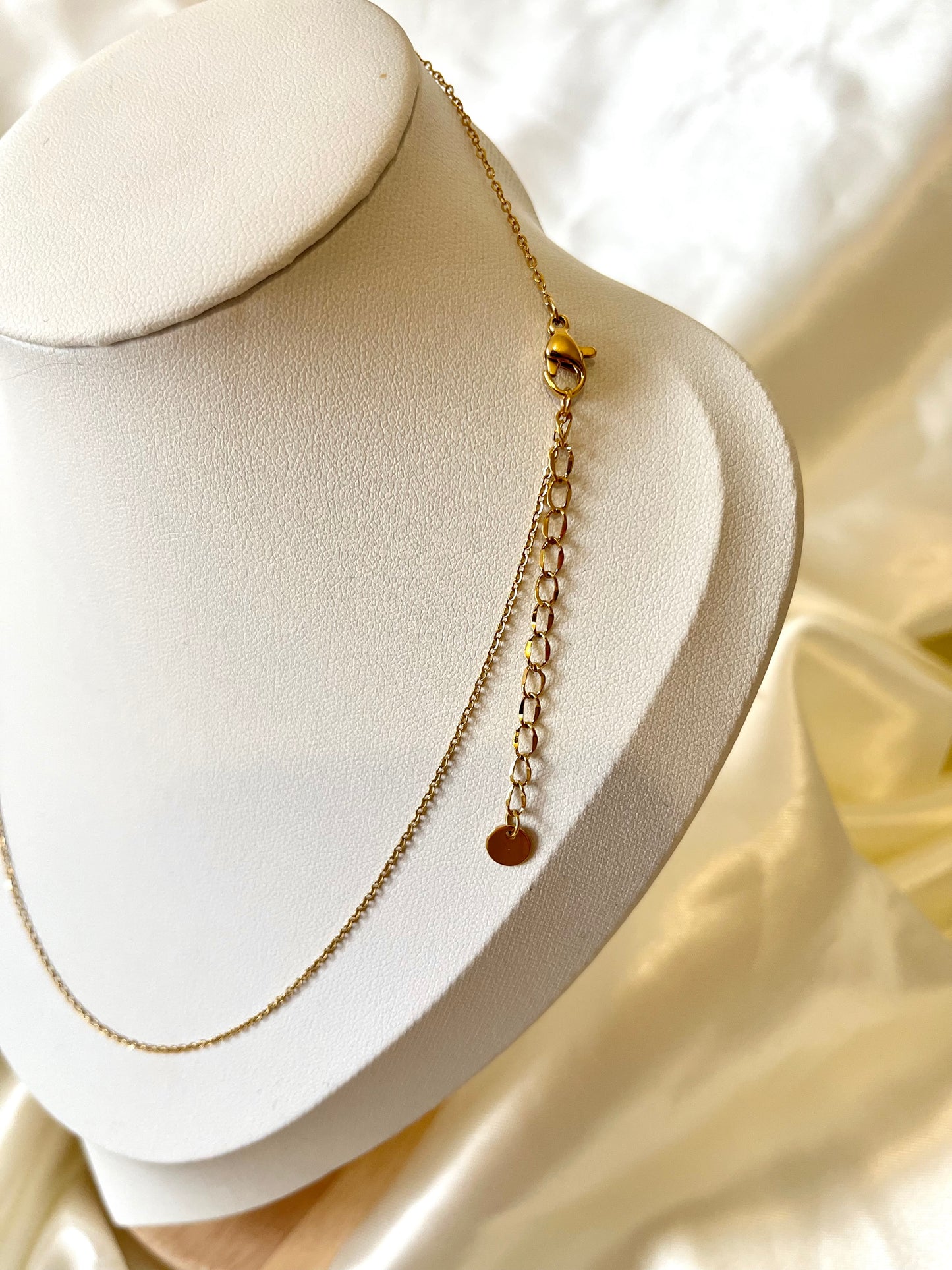 Collier doré fleur strass
