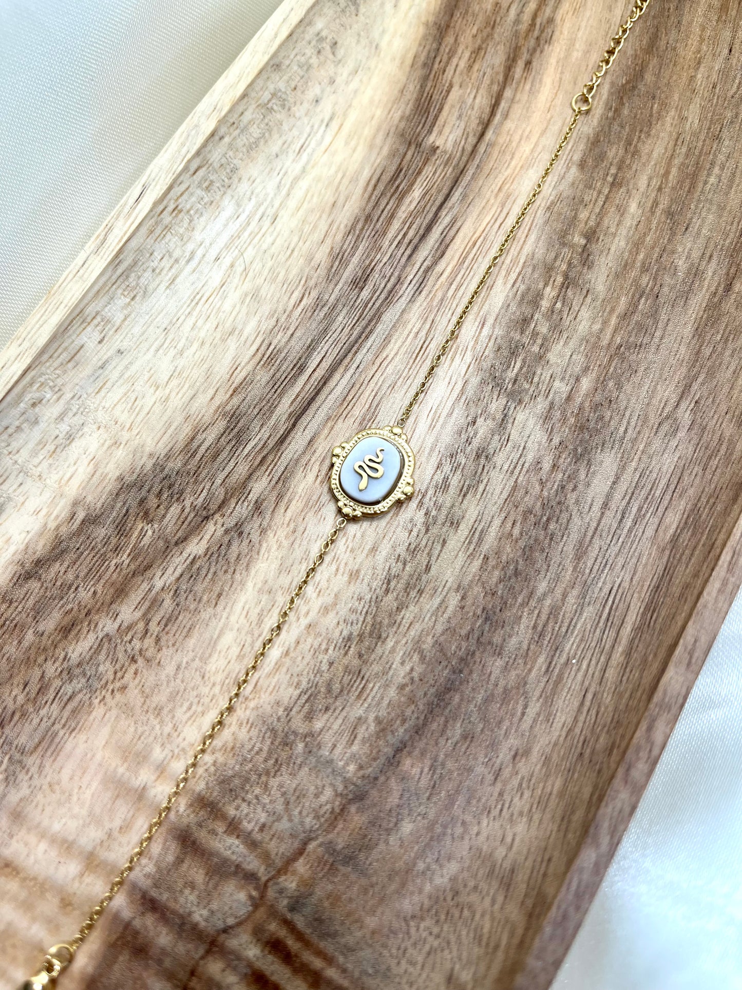 Bracelet doré et blanc