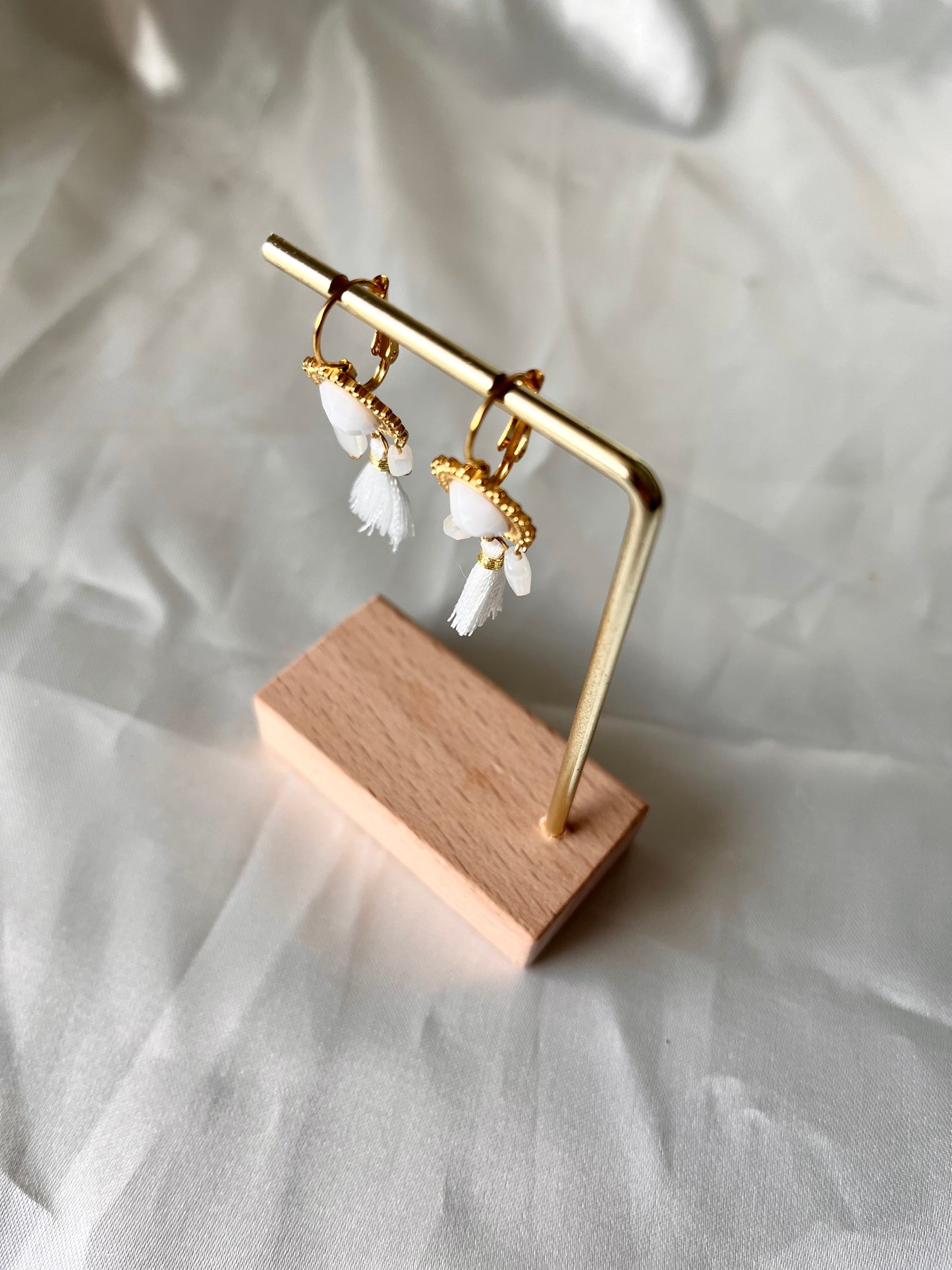 Boucles d’oreilles doré et blanche Orchi