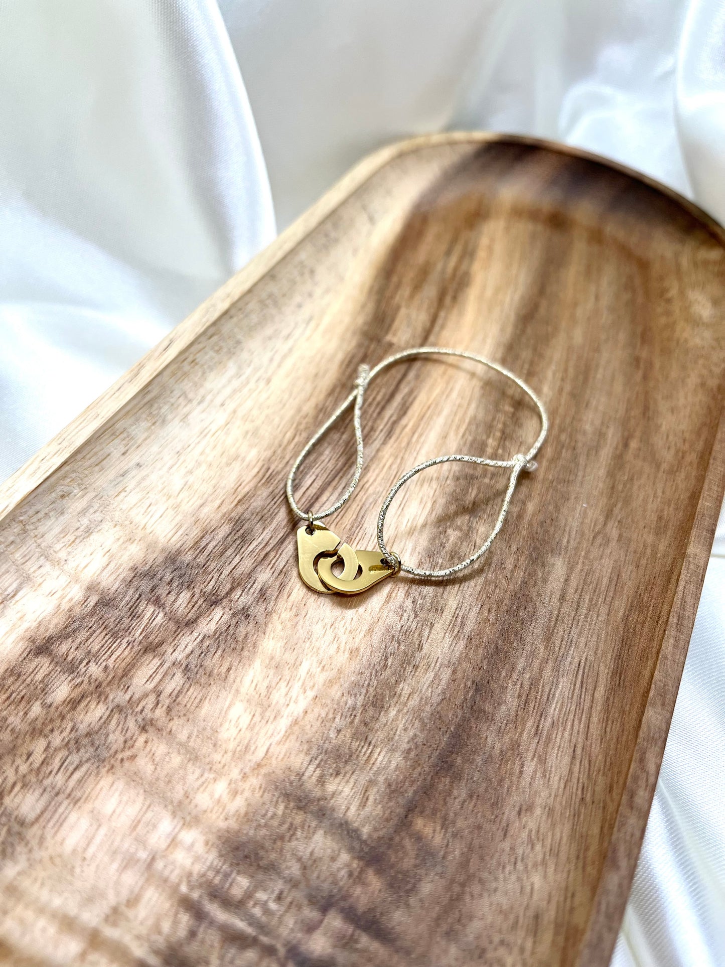 Bracelet doré menottes