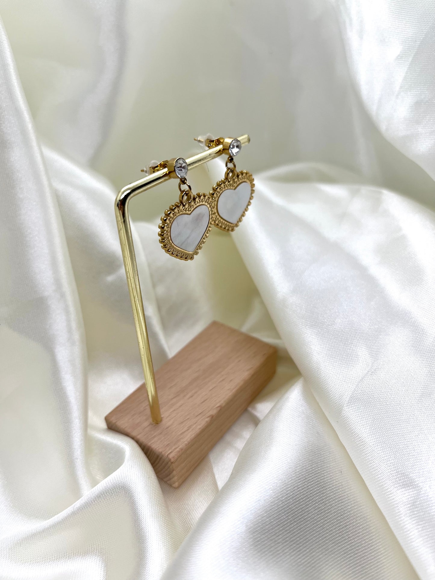 Boucles d’oreilles cœur doré et nacré