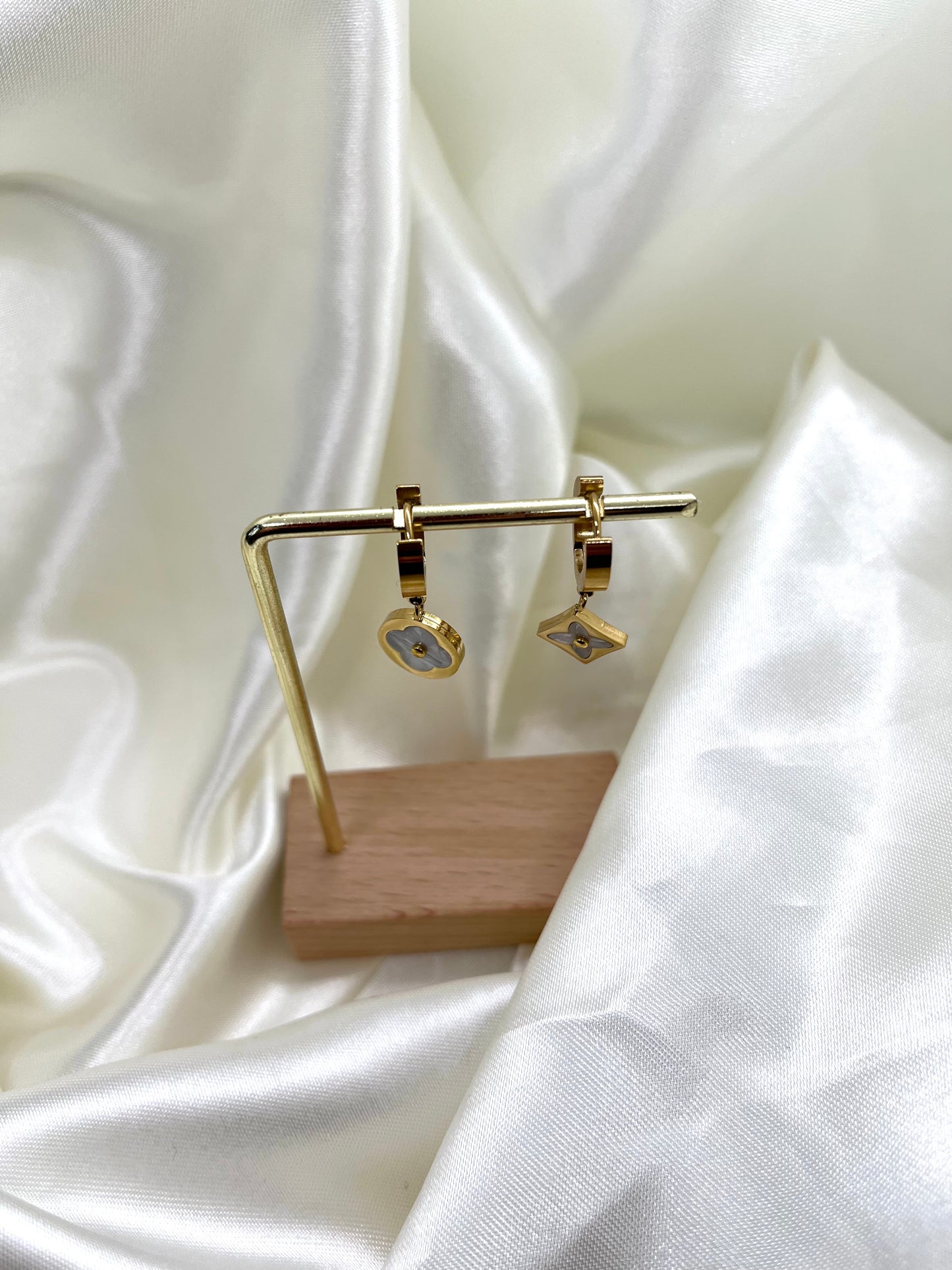 Boucles d’oreilles doré et nacré Millet