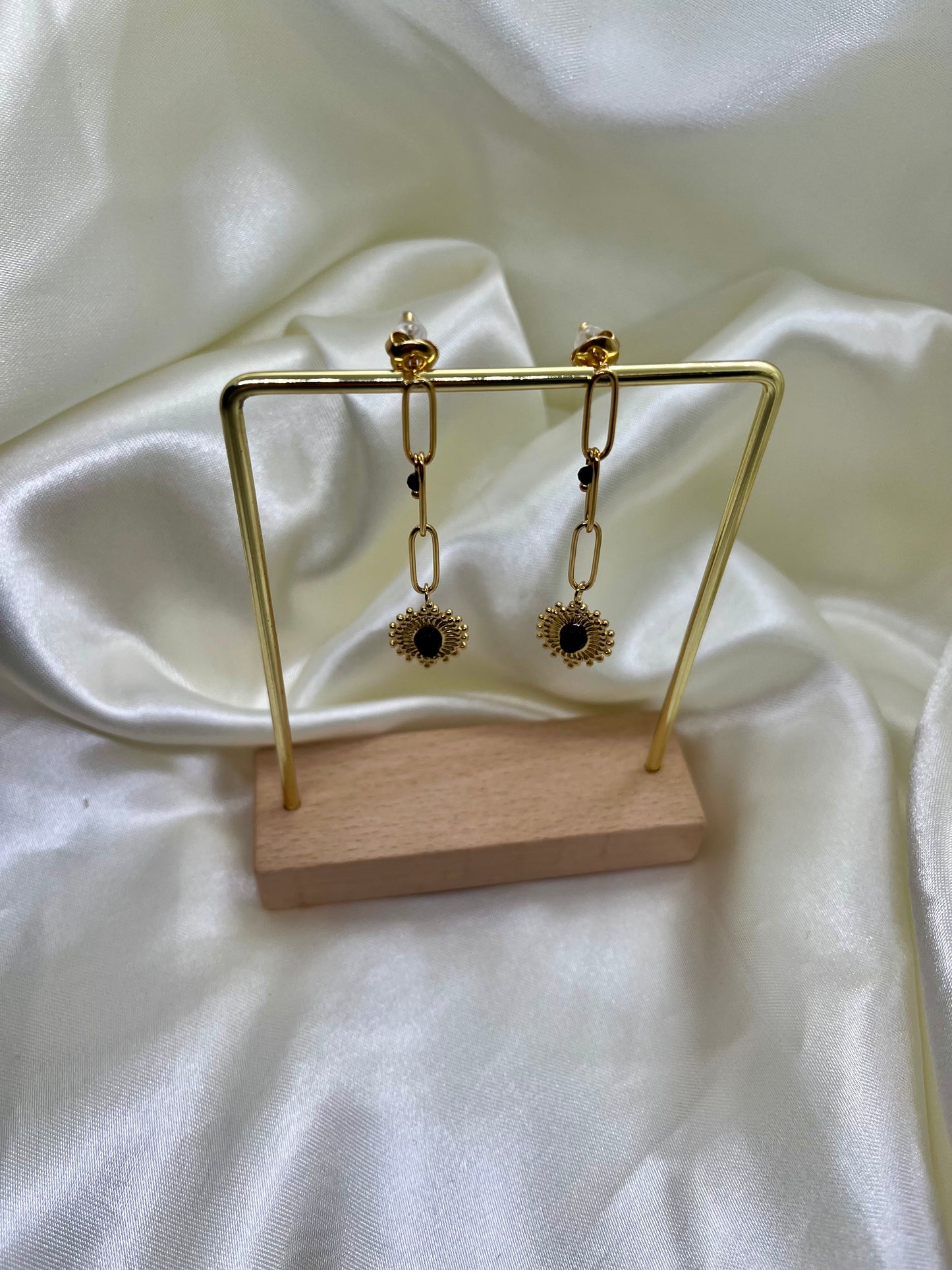 Boucles d’oreilles doré et noires