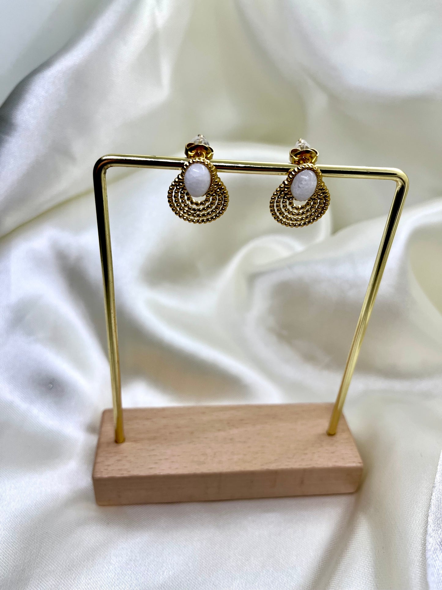 Boucles d’oreilles doré et blanc