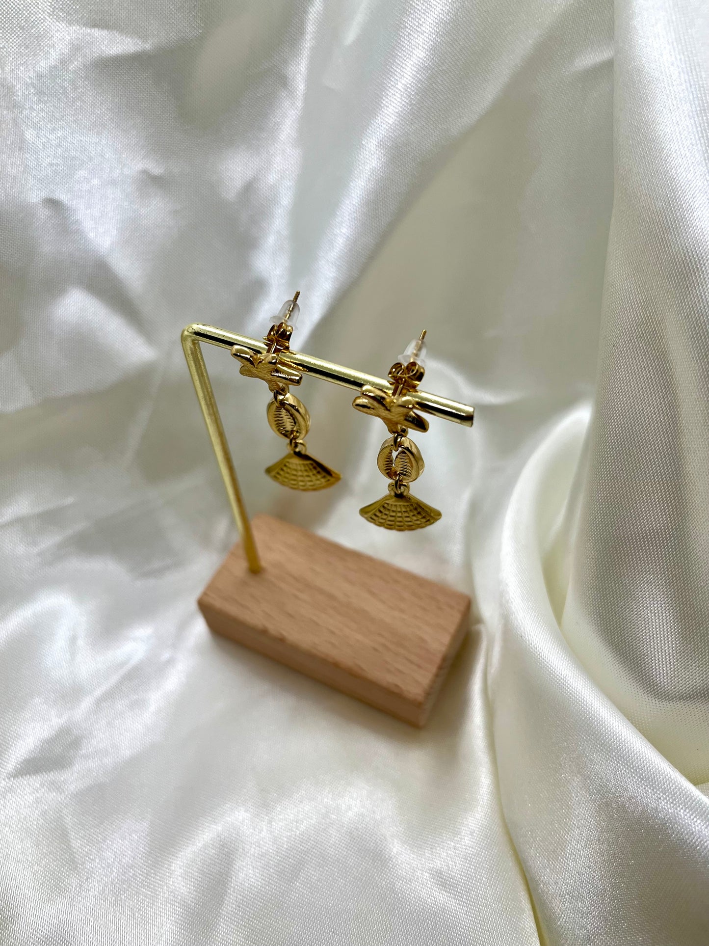 Boucles d’oreilles dorées coquillages