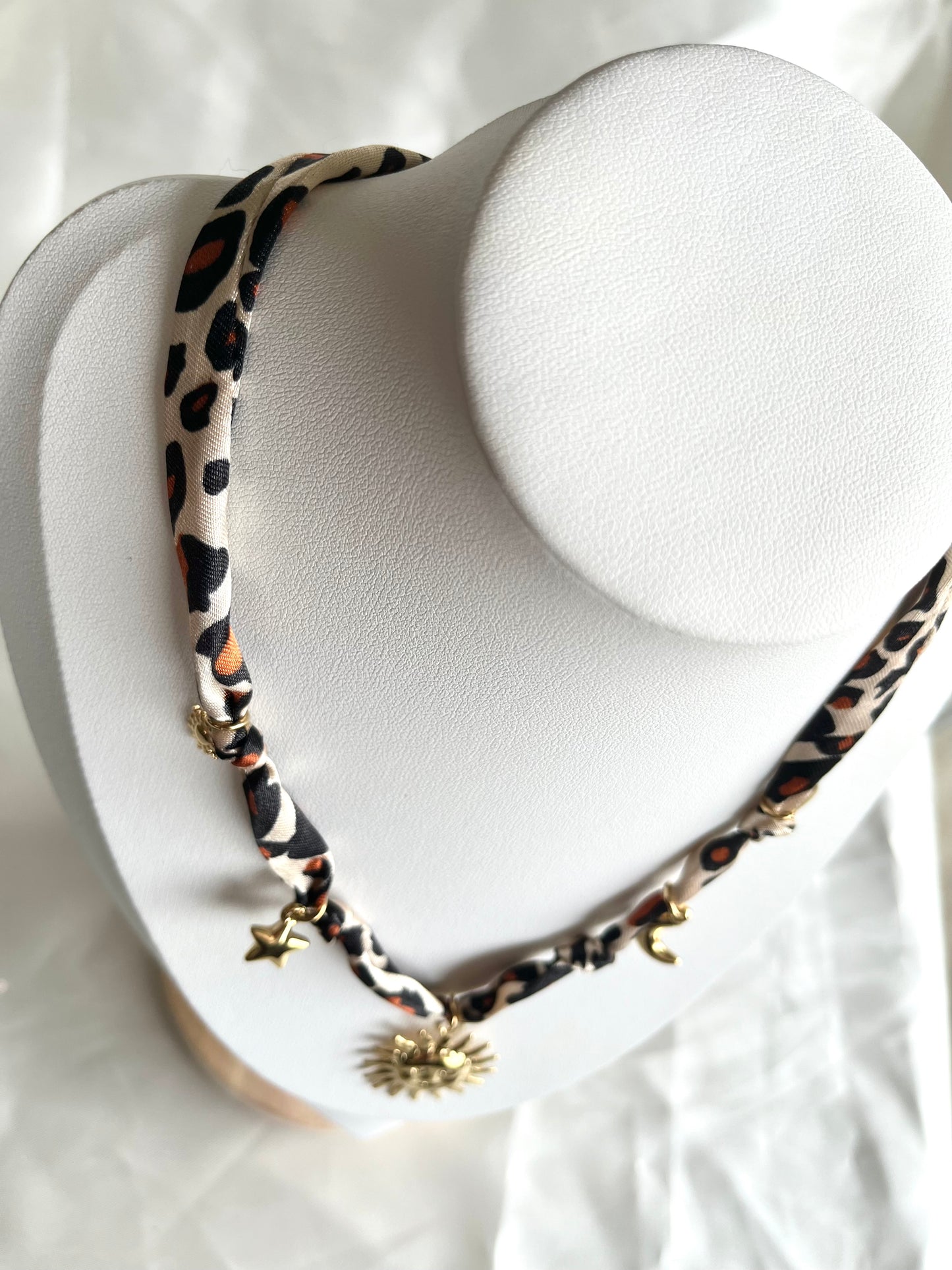 Collier léopard et doré Jack