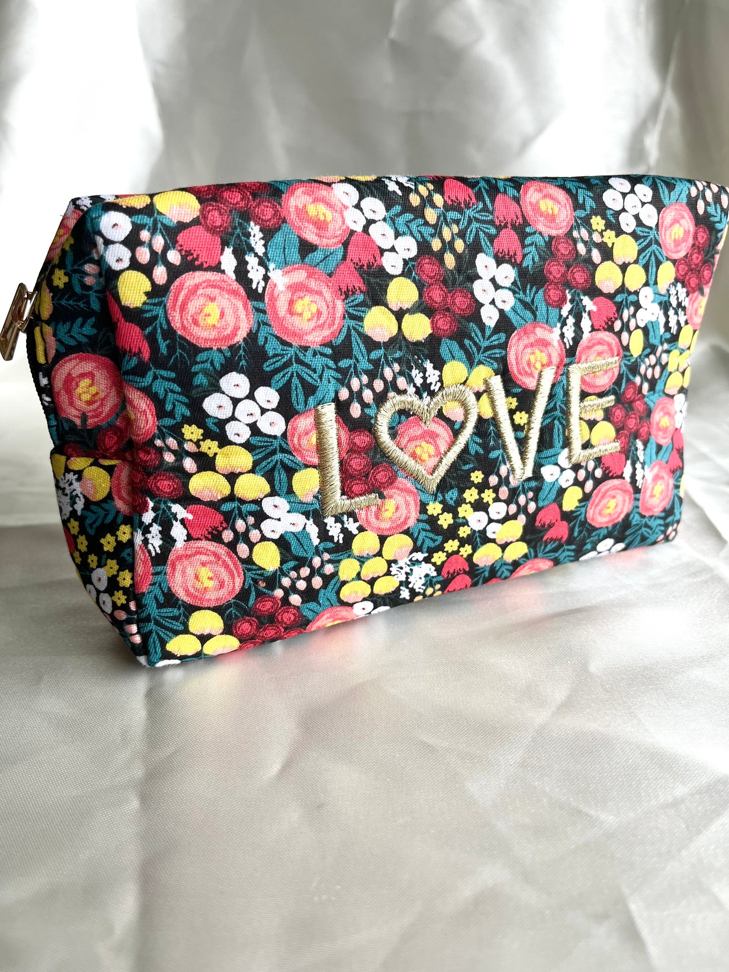 Trousse noir fleurie Love