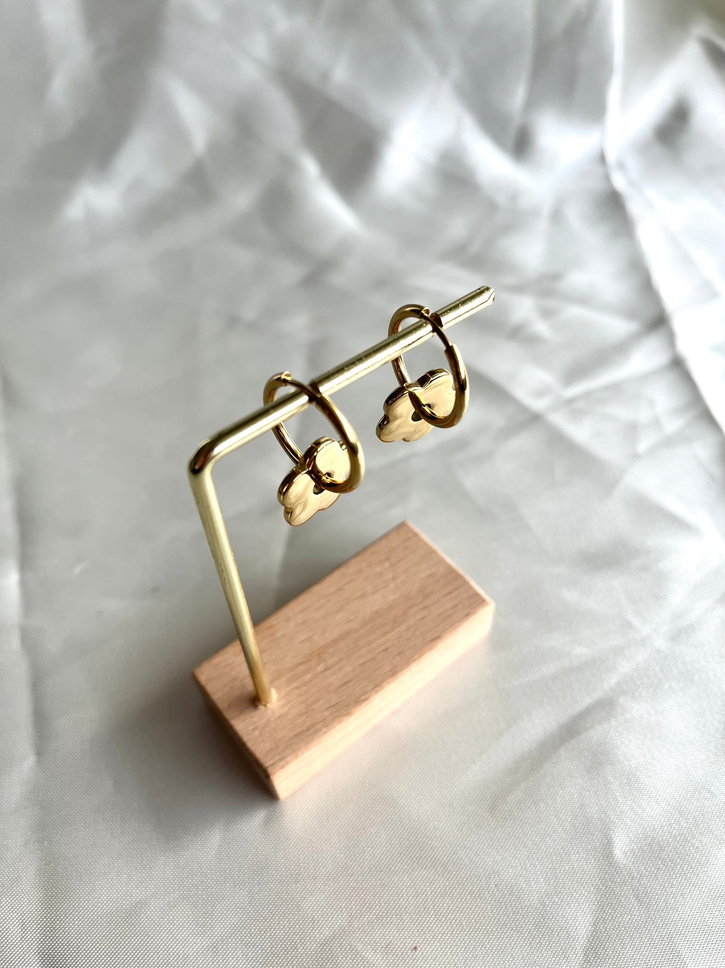Boucles d’oreilles doré fleur Vira