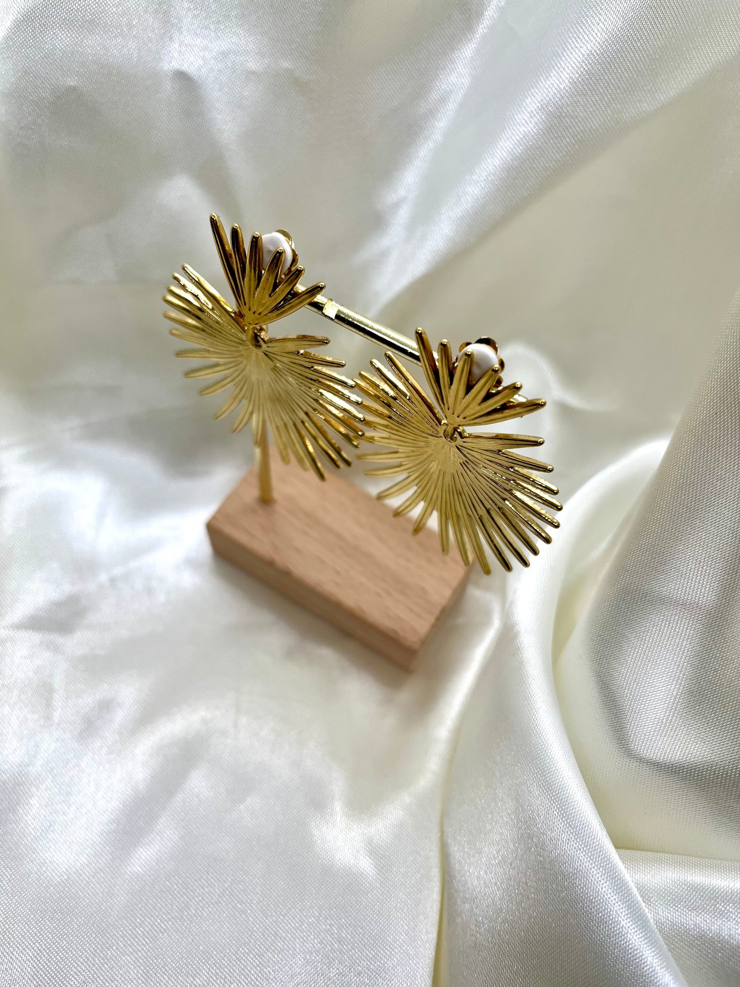 Boucles d’oreilles dorées feuillage