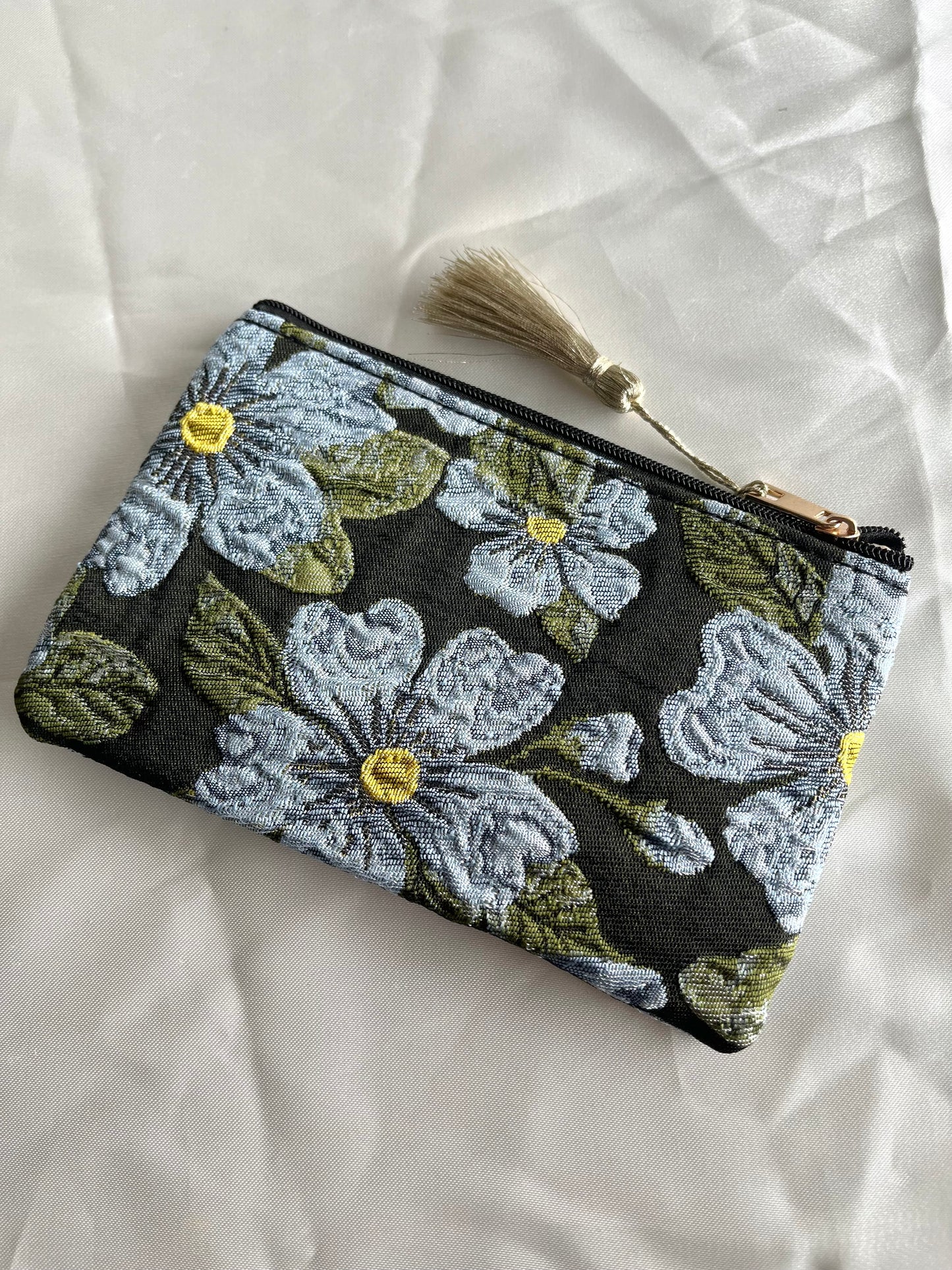 Pochette fleuris noir et bleu