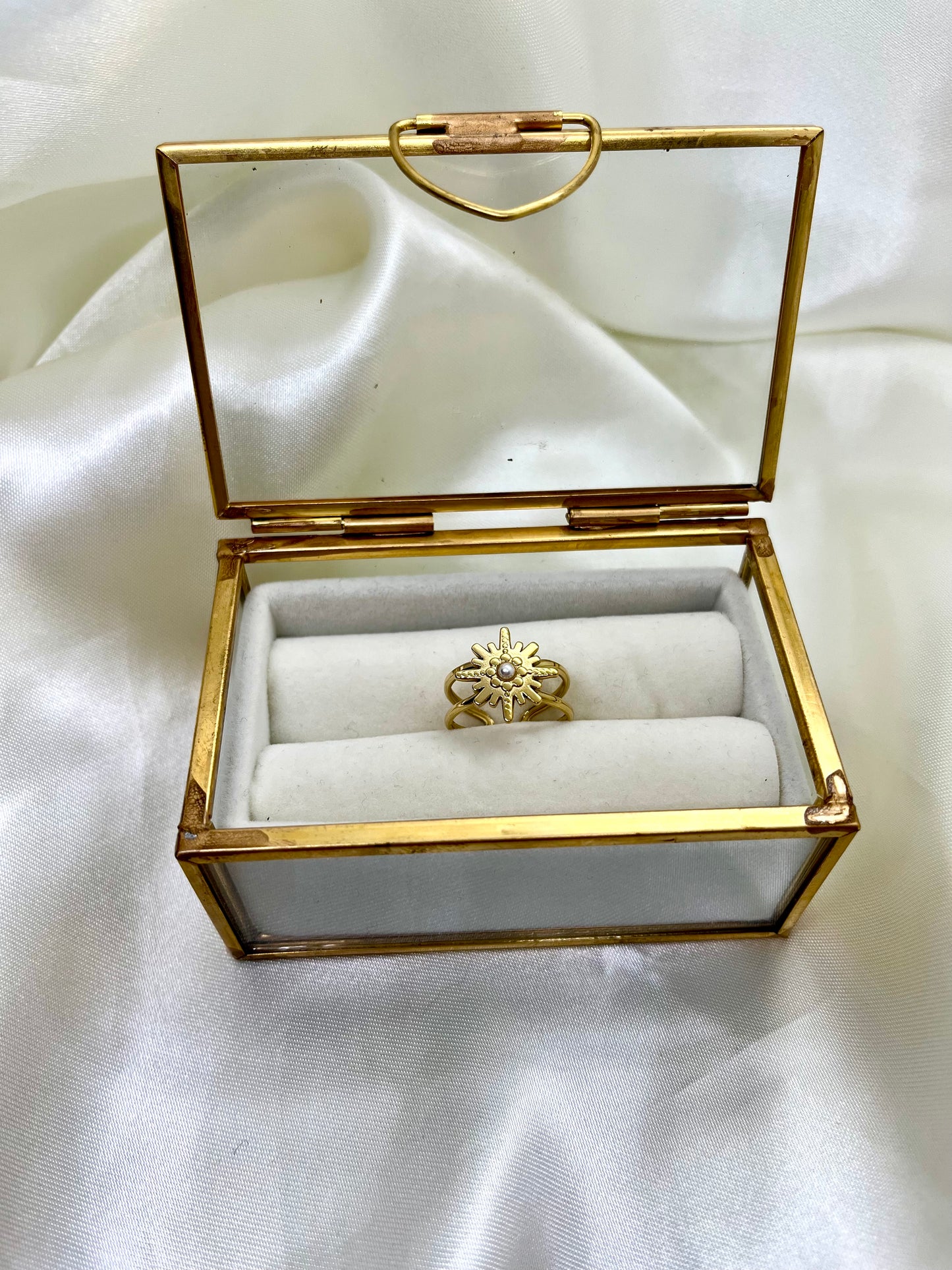 Bague dorée soleil