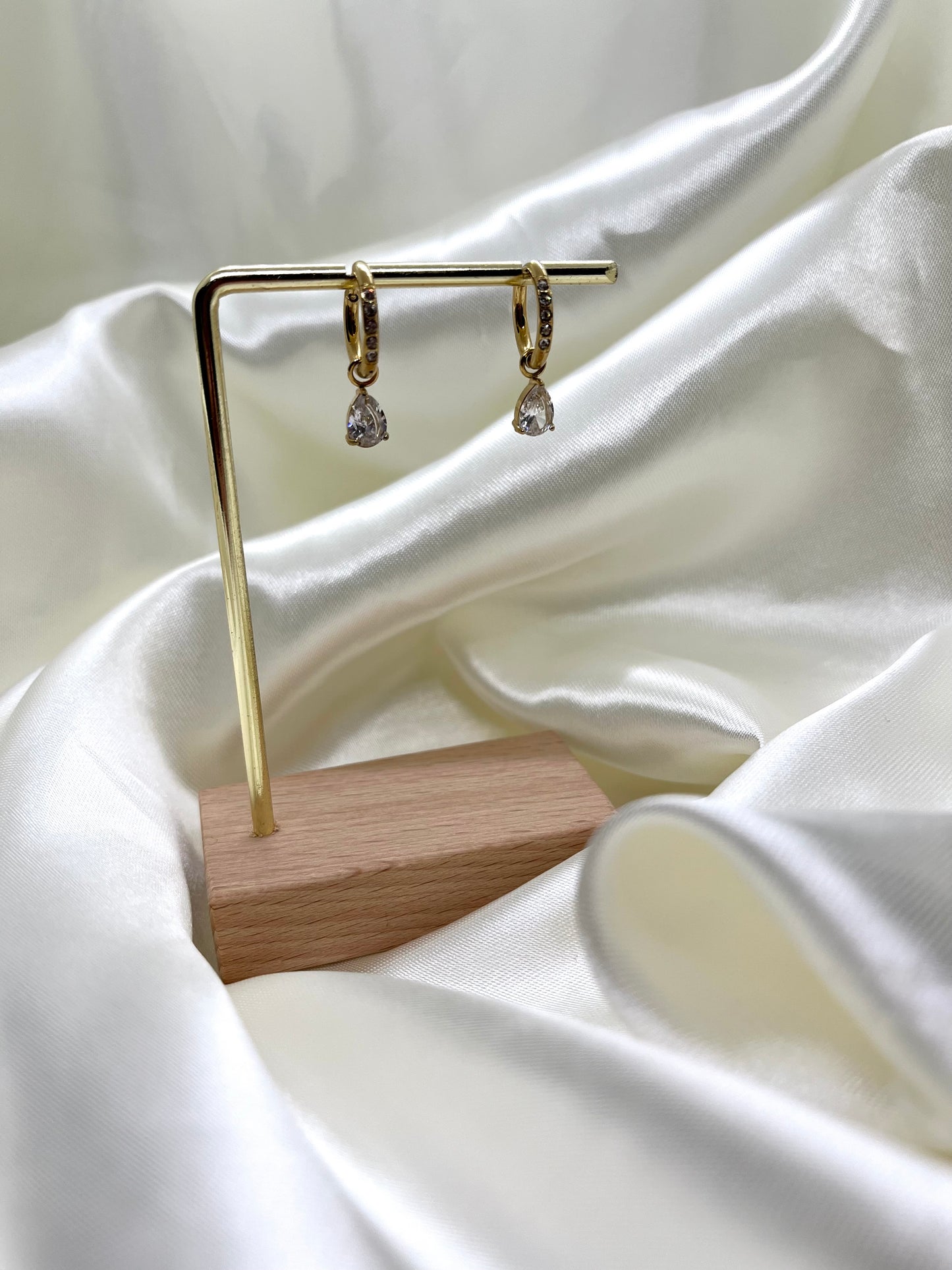 Boucles d’oreilles doré et strass goutte