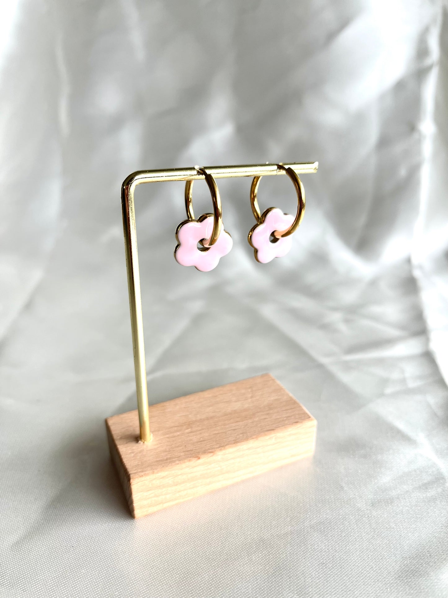 Boucles d’oreilles doré et fleur rose Vira