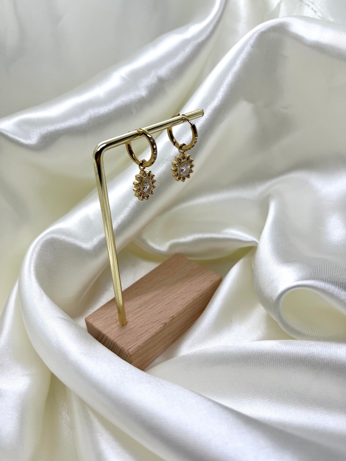 Boucles d’oreilles doré et strass ovales