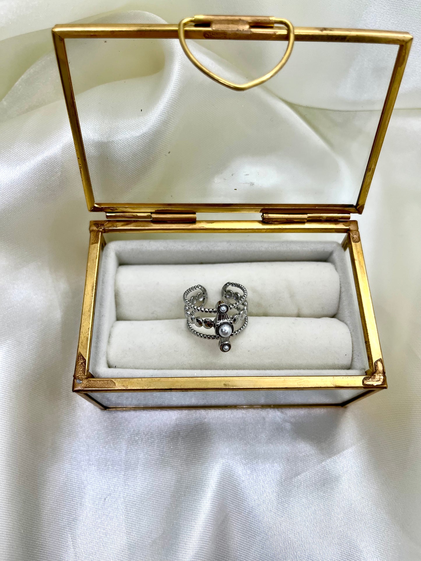 Bague argentée et nacrée