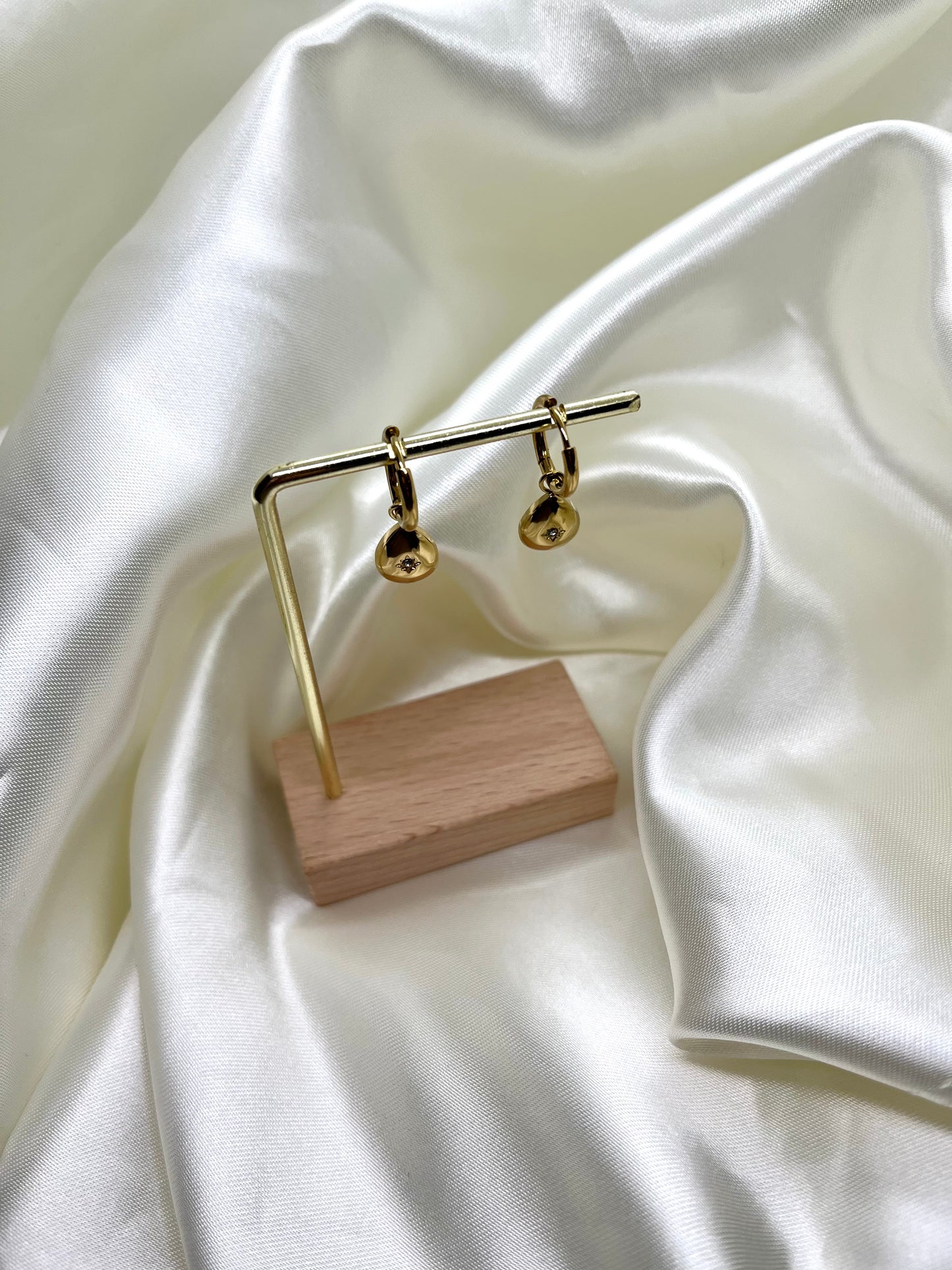Boucles d’oreilles gouttes doré