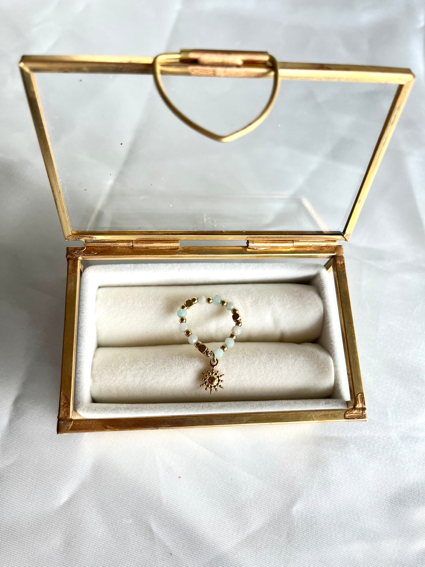 Bague en perles vertes et doré Olga