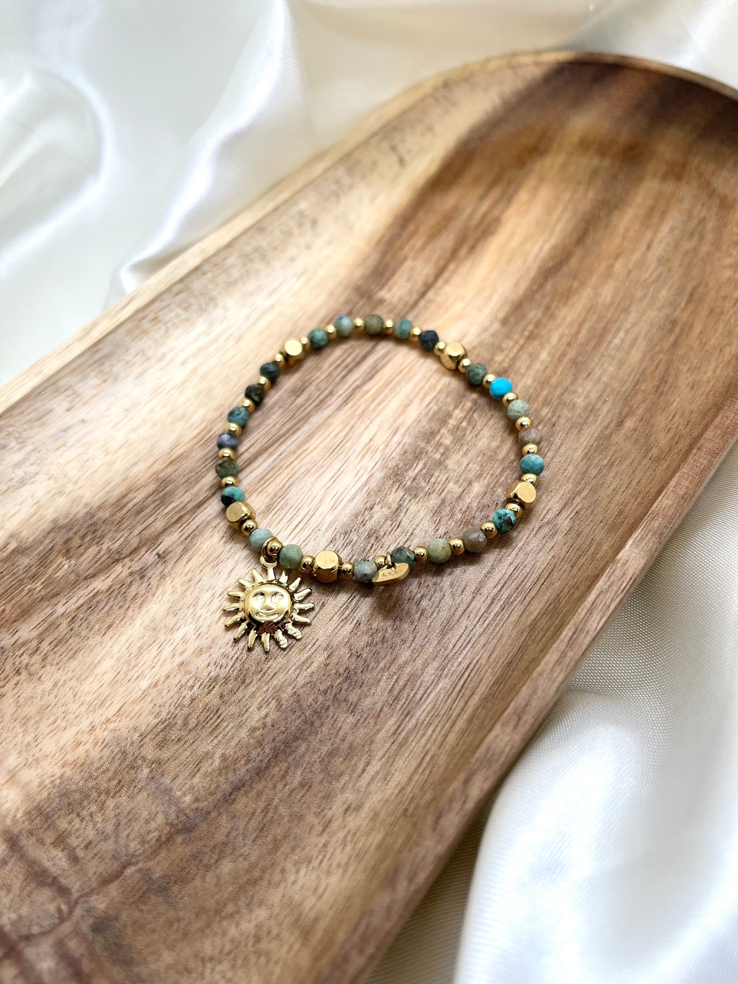 Bracelet doré et vert soleil - Turquoise Africaine