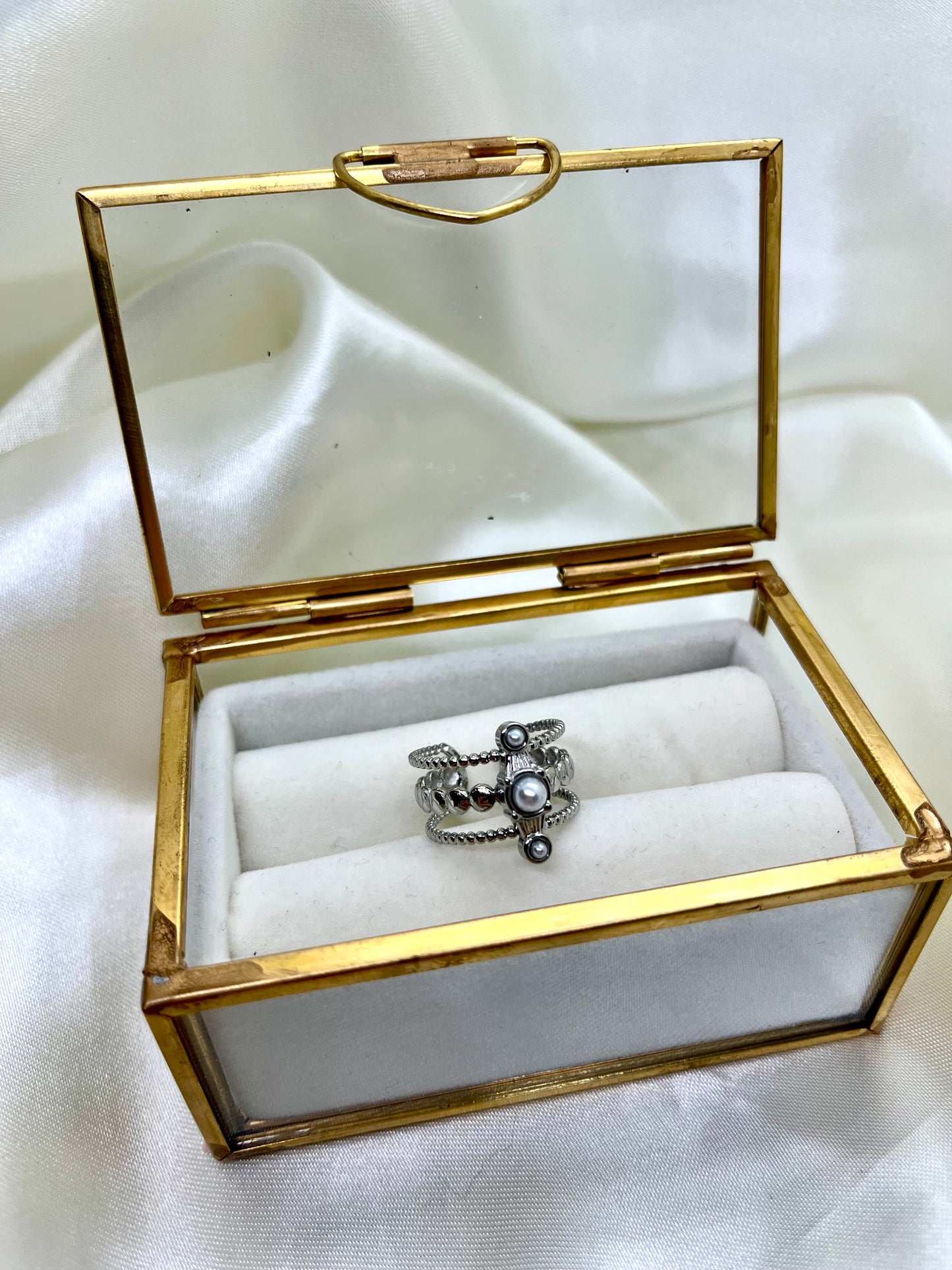 Bague argentée et nacrée