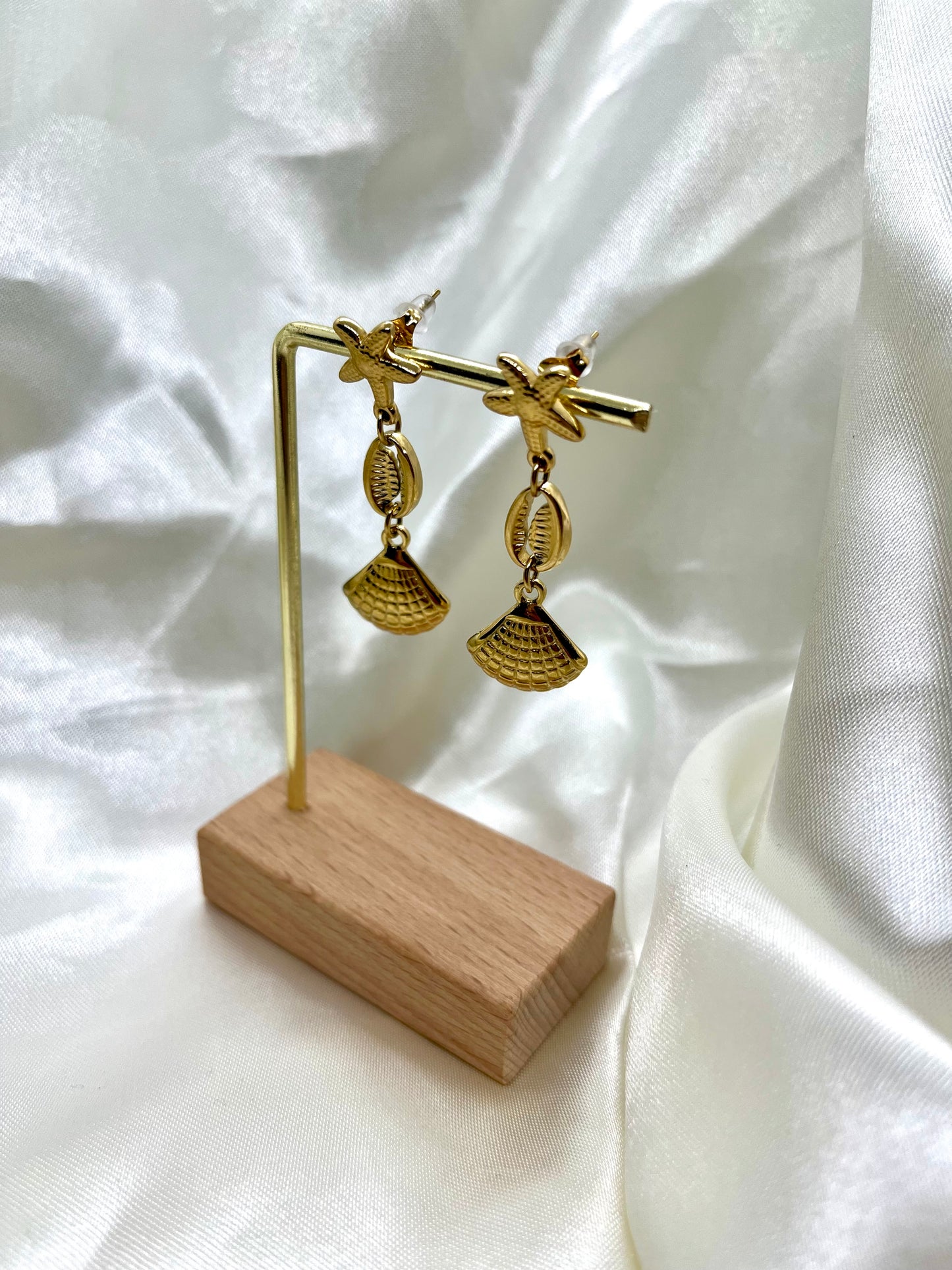 Boucles d’oreilles dorées coquillages