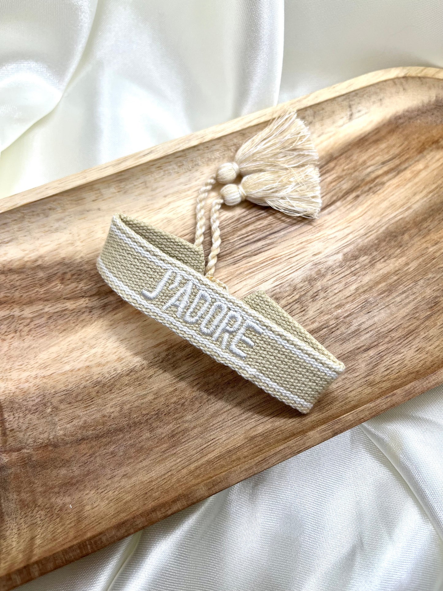 Bracelet j’adore beige et blanc