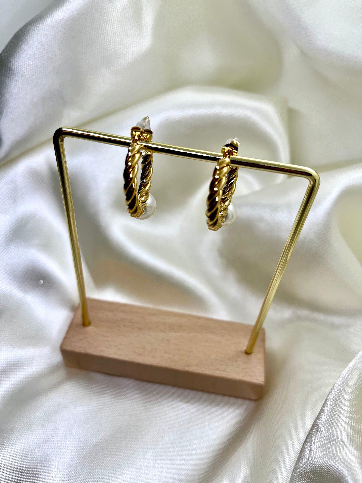 Boucles d’oreilles anneaux doré et nacré