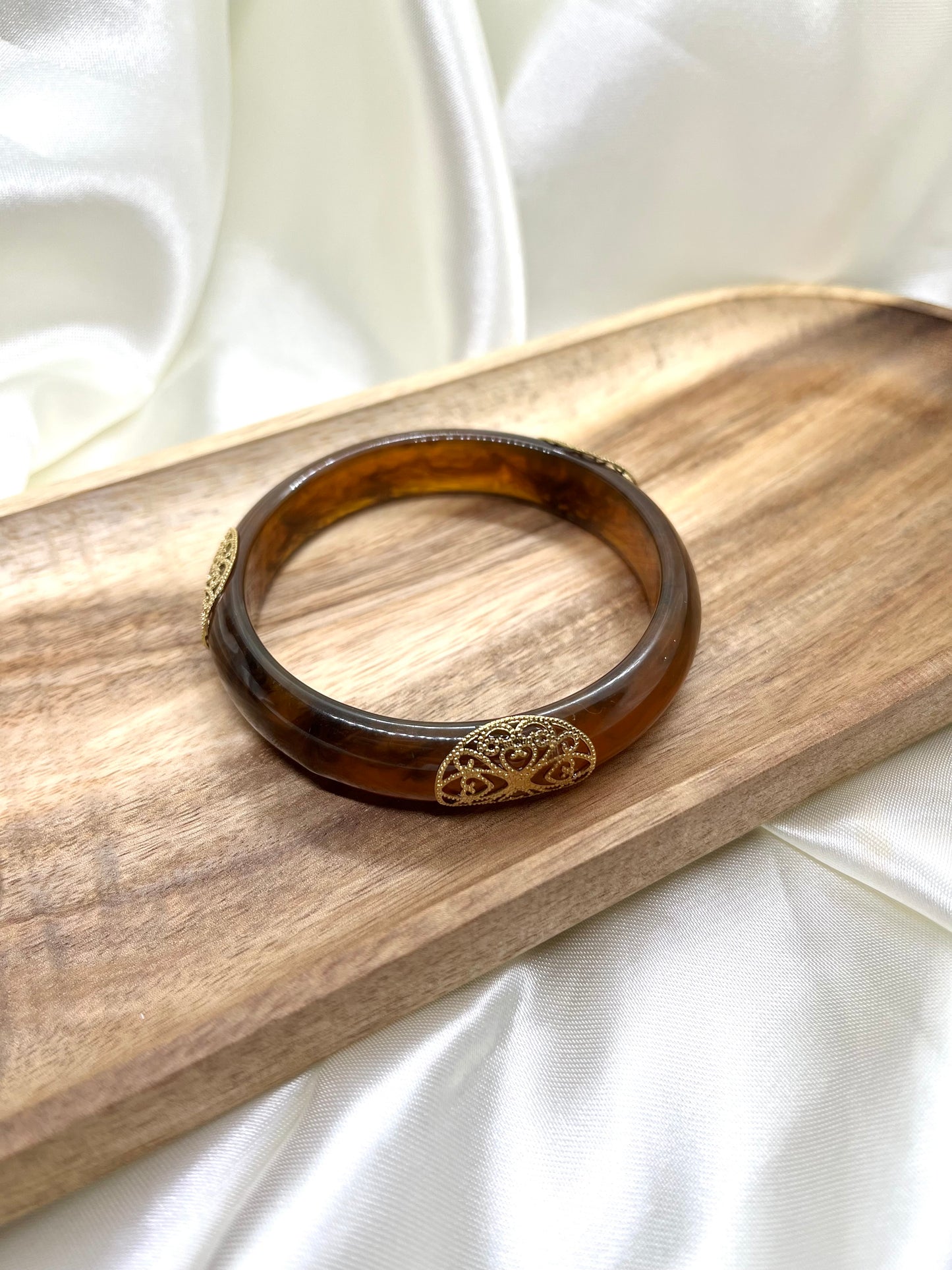 Bracelet rigide marron et doré