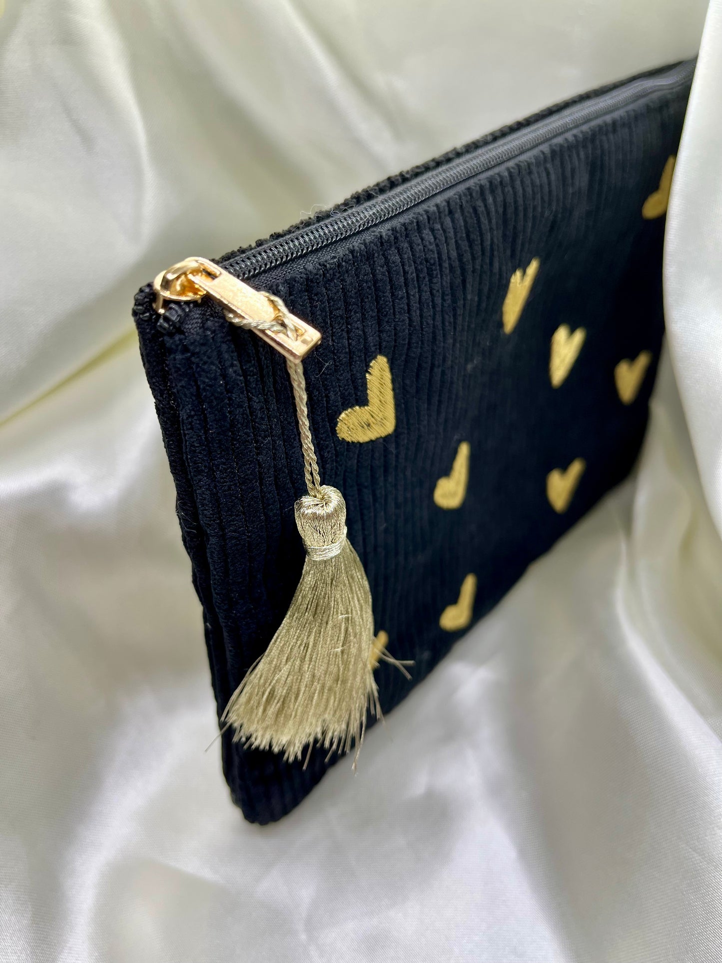 Pochette noire & cœurs doré