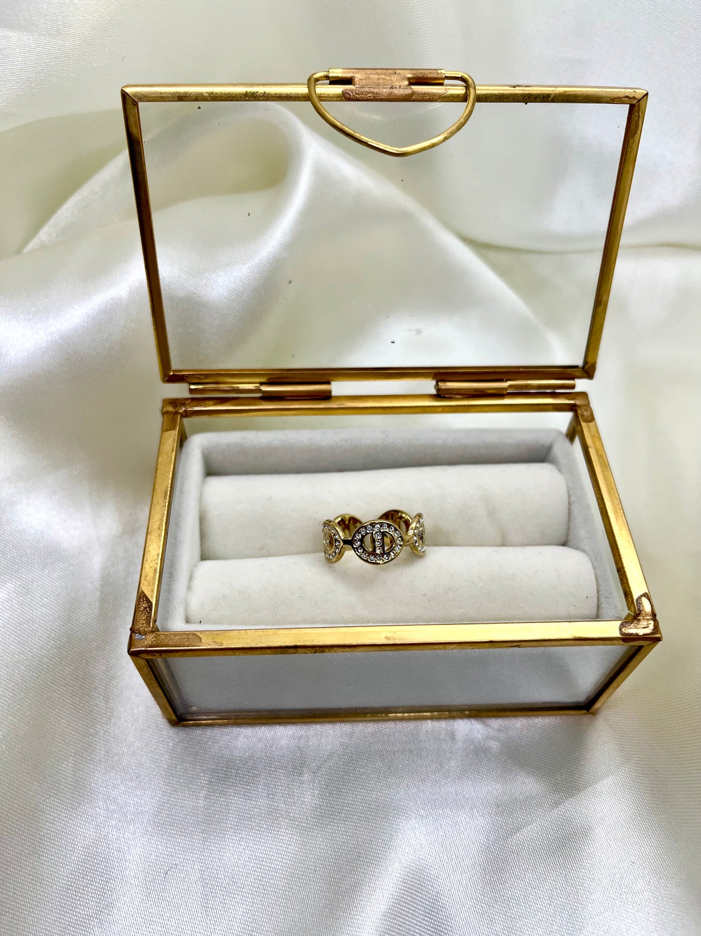 Bague dorée et strass maille marine