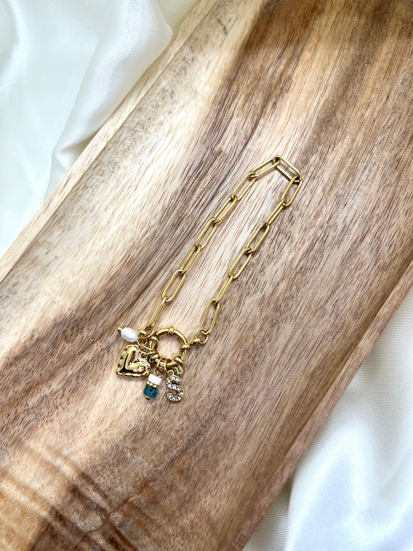 Bracelet doré breloques cœur