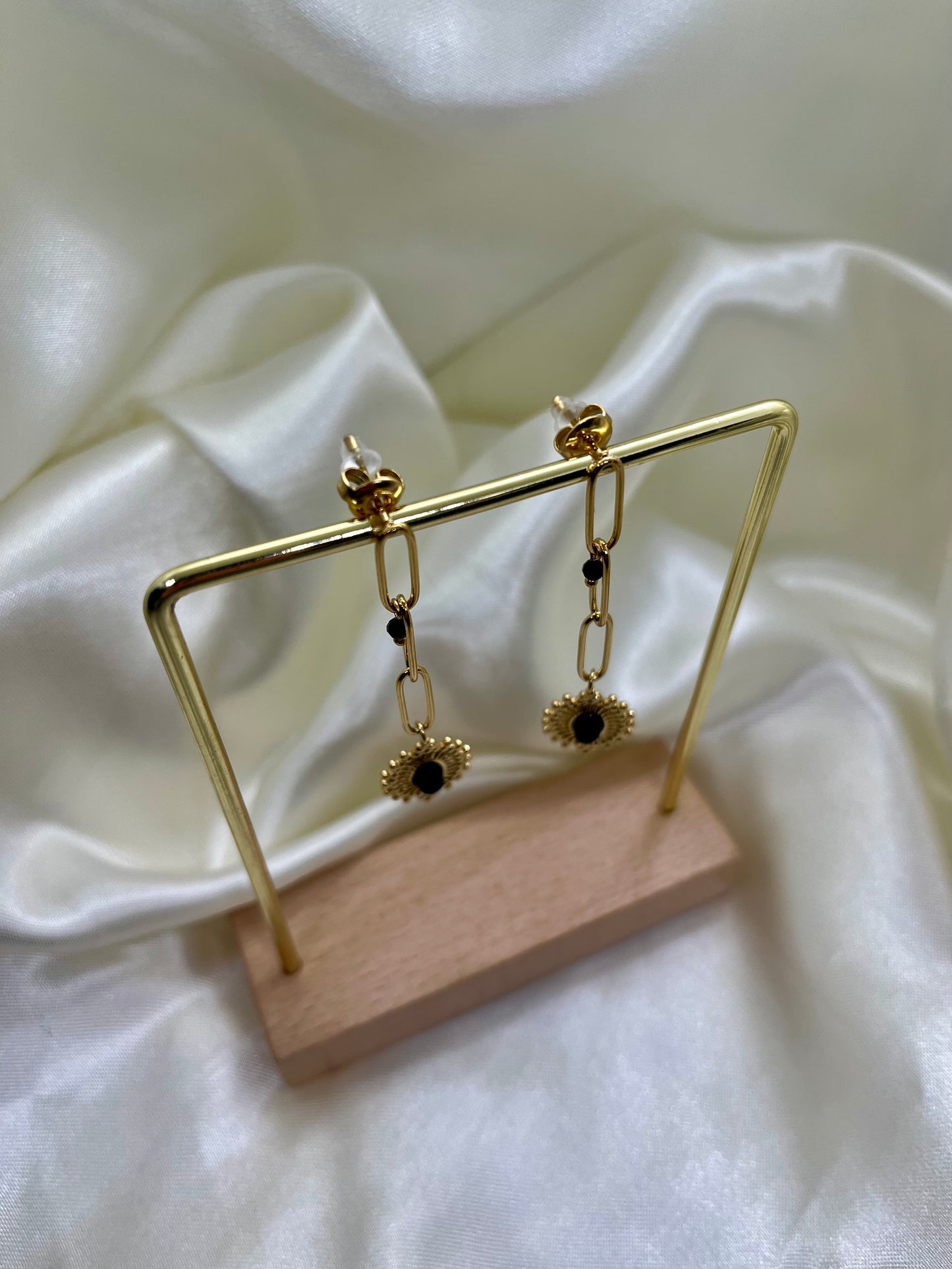 Boucles d’oreilles doré et noires