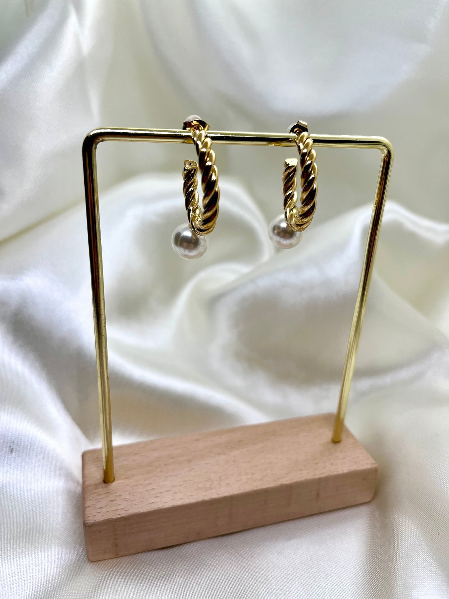 Boucles d’oreilles anneaux doré et nacré