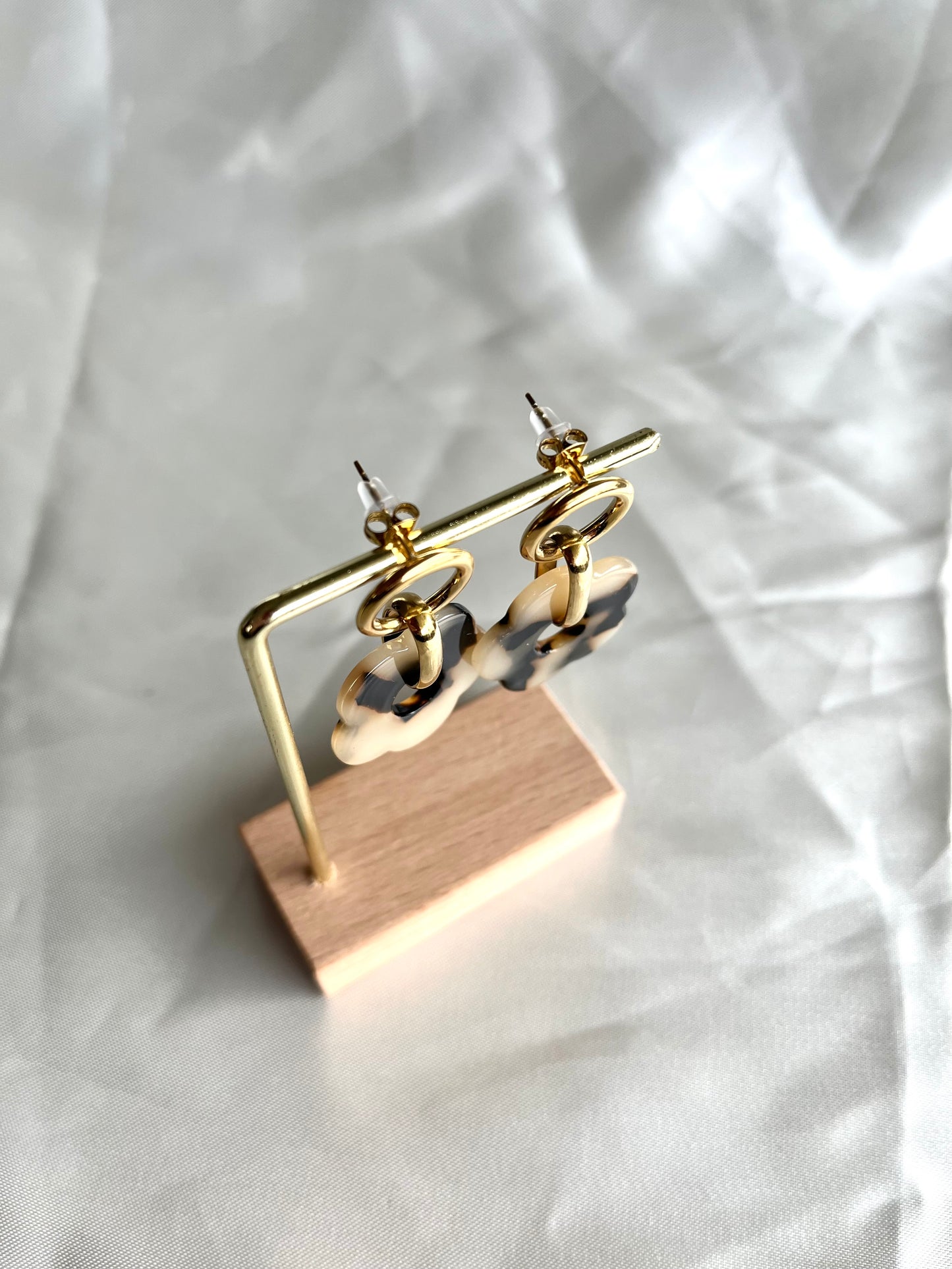 Boucles d’oreilles doré et fleur léopard