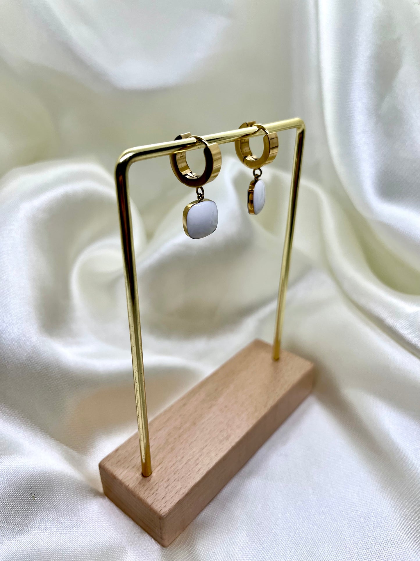 Boucles d’oreilles doré et blanc