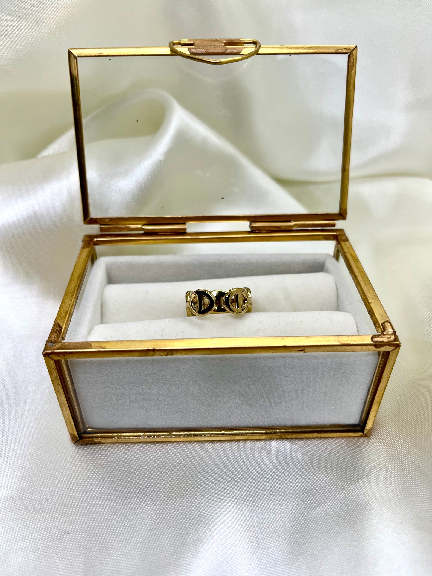 Bague dorée et strass maille marine
